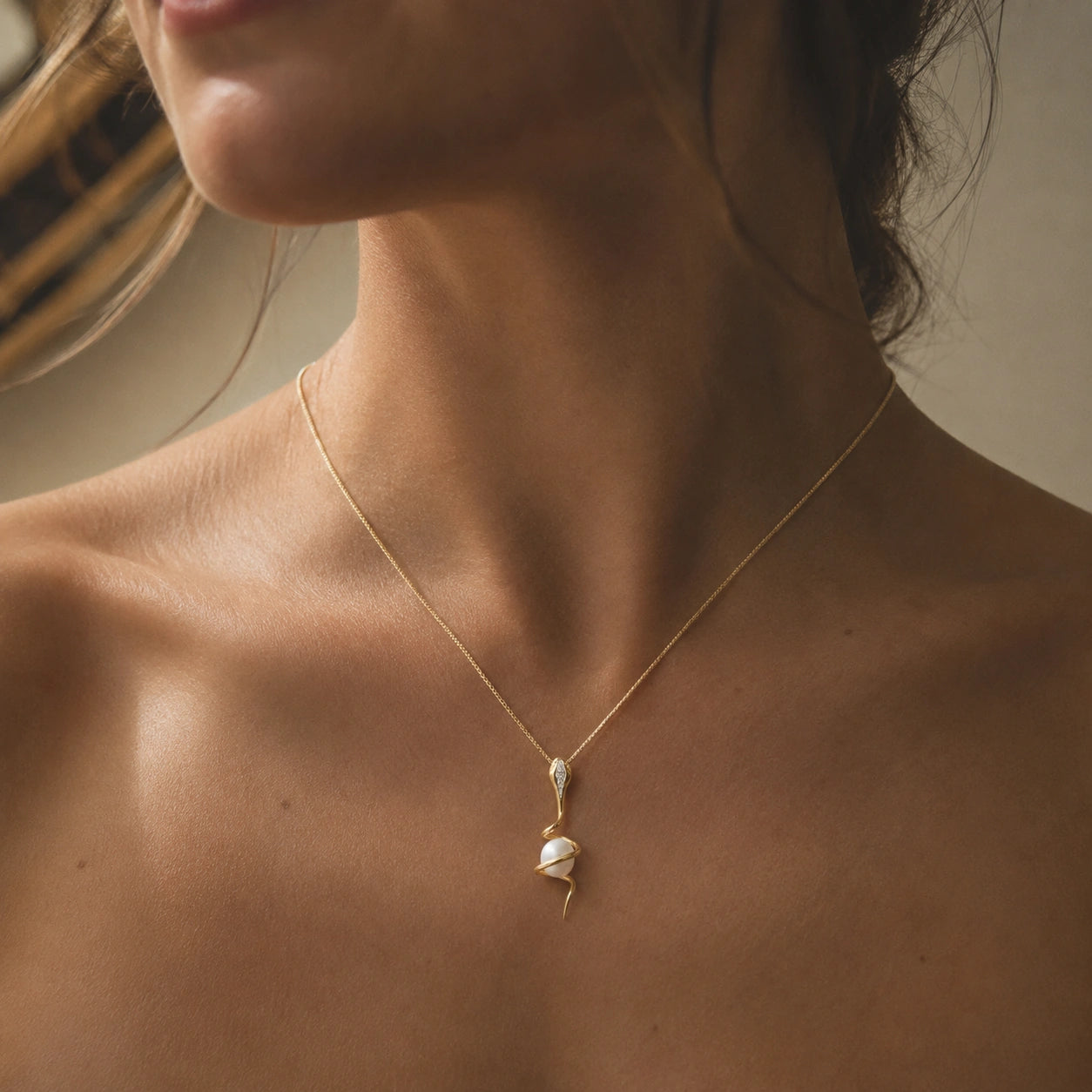 Yellow Gold Pendant Necklace Pearl 10K — Adele