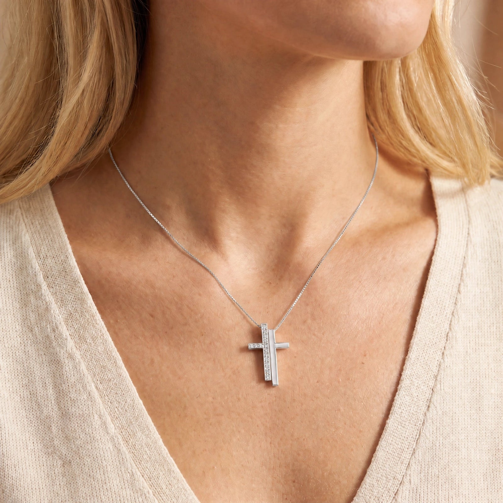 White Gold Heritage Cross Pendant Necklace Diamond 10K — Fulvia