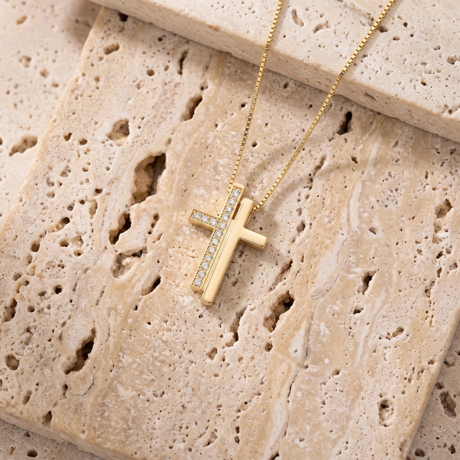 Yellow Gold Heritage Cross Pendant Necklace Diamond 10K — Fulvia