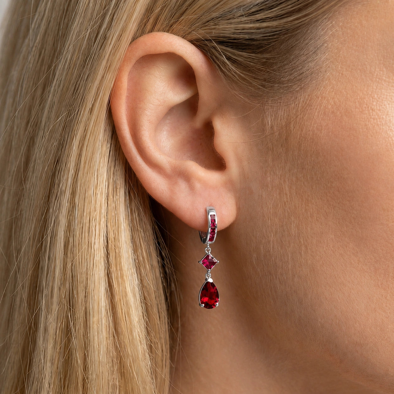 White Gold Dangling Earrings Zirconia 10K — Italia