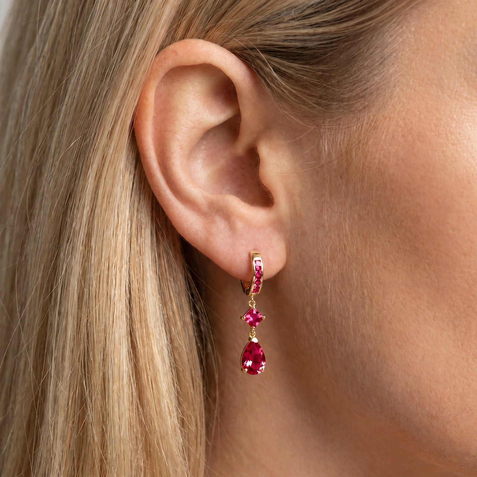 Yellow Gold Dangling Earrings Zirconia 10K — Italia