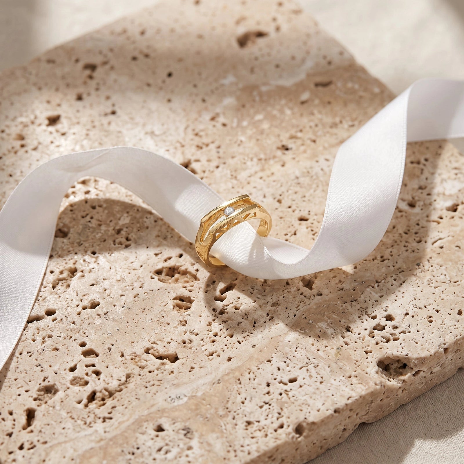 Yellow Gold Engagement Ring Diamond 10K — Bellatrix