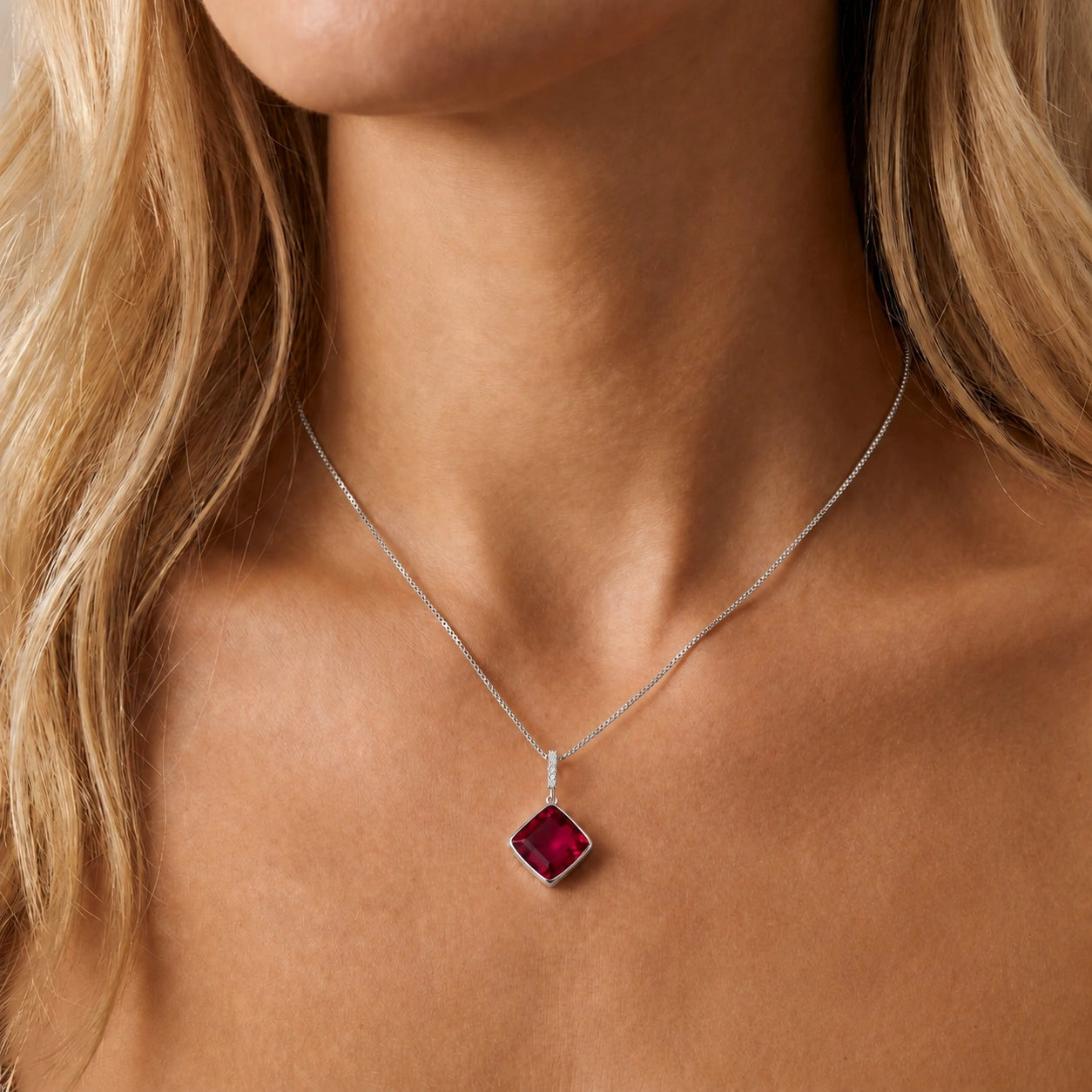 White Gold Ruby & Diamond — Marielena