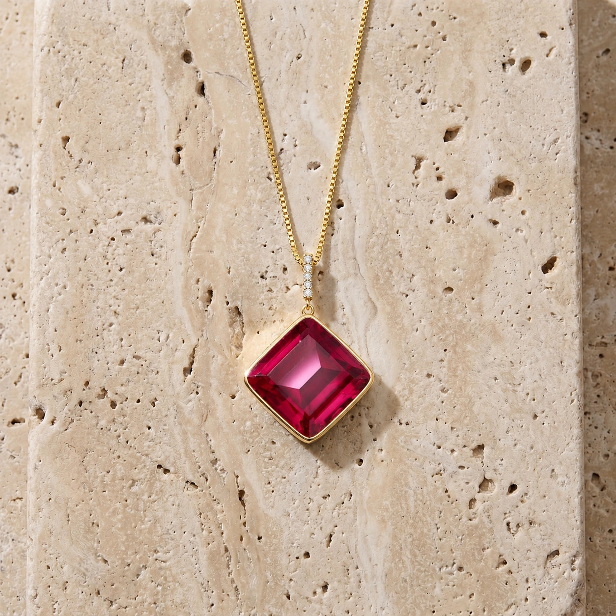 Yellow Gold Ruby & Diamond — Marielena