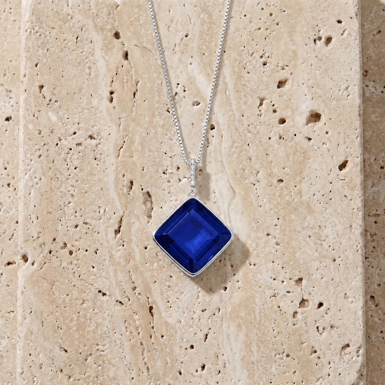 White Gold Sapphire & Diamond — Marielena