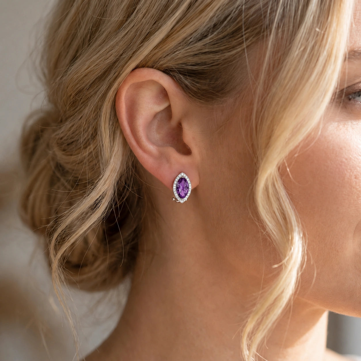 White Gold Earrings Amethyst 10K — Mariella