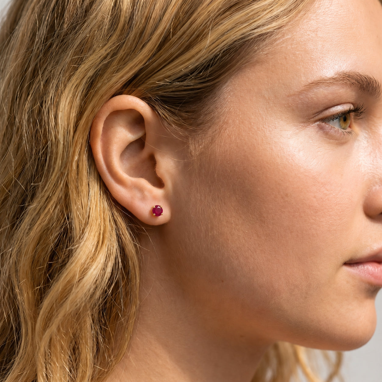 Yellow Gold Halo Petal Earrings Sapphire 10K — Benedetta