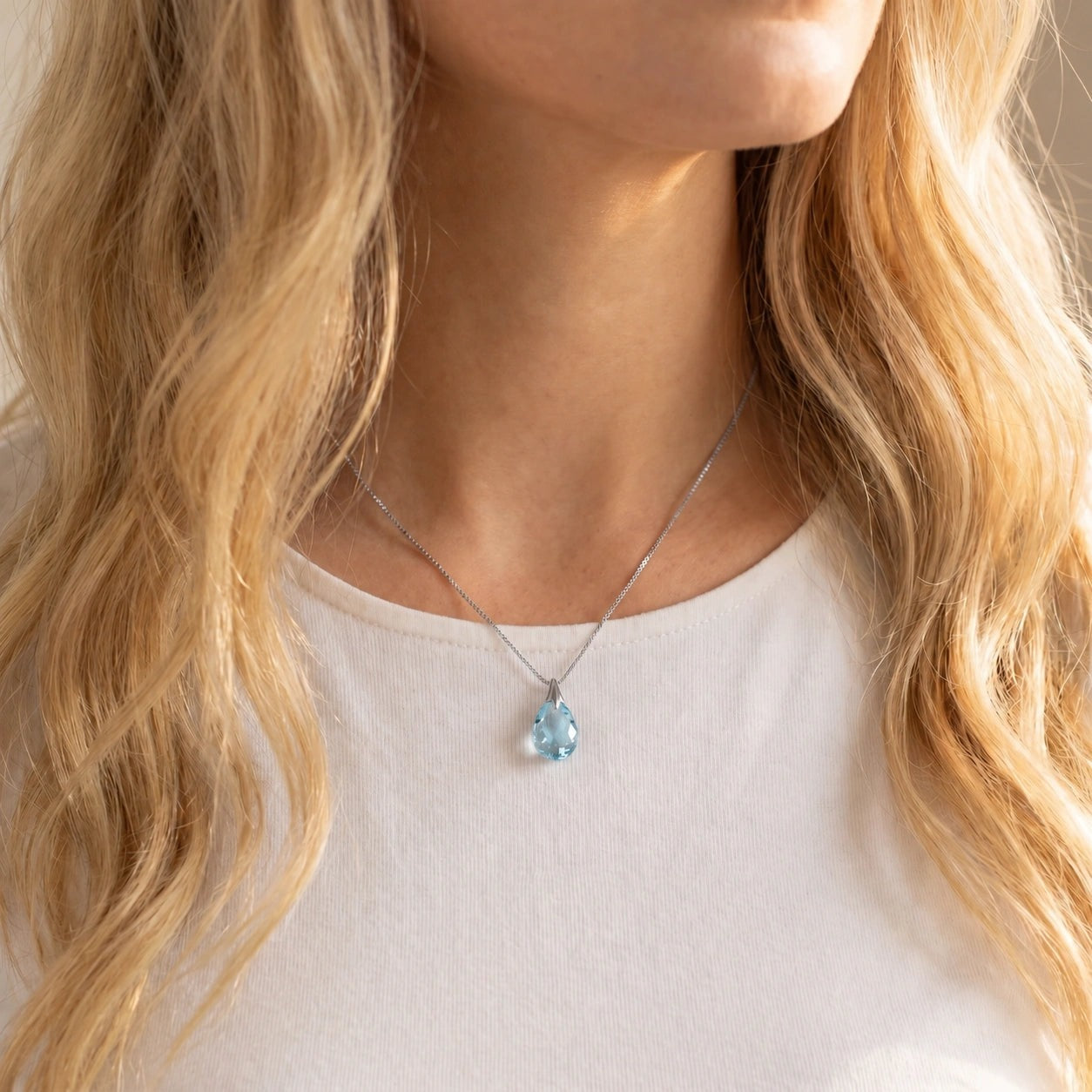 White Gold Gra Necklace Blue Topaz 10K — Amabile