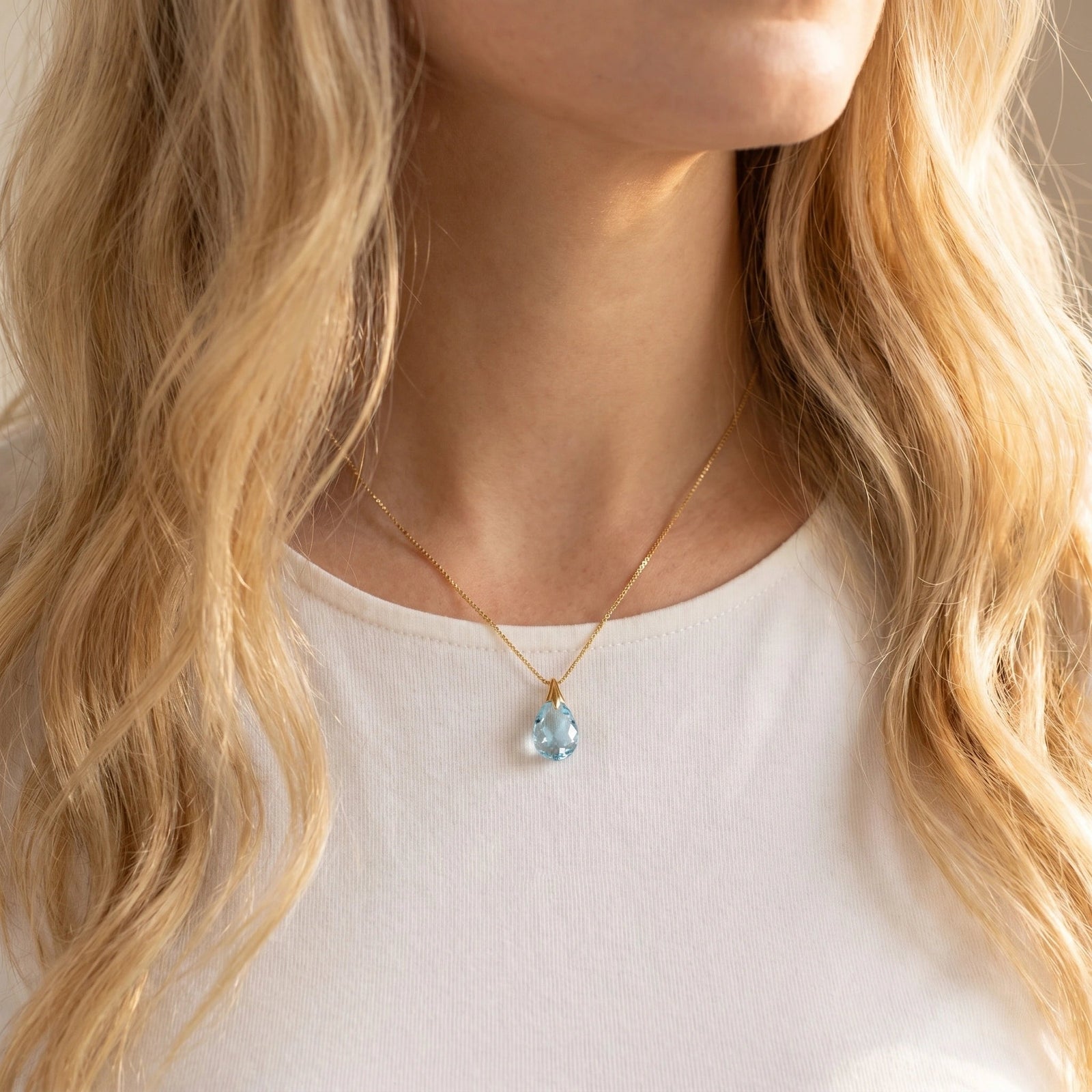 Yellow Gold Gra Necklace Blue Topaz 10K — Amabile