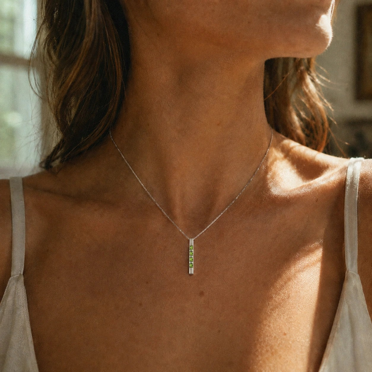 White Gold Eternal Necklace Peridot 10K — Gioconda