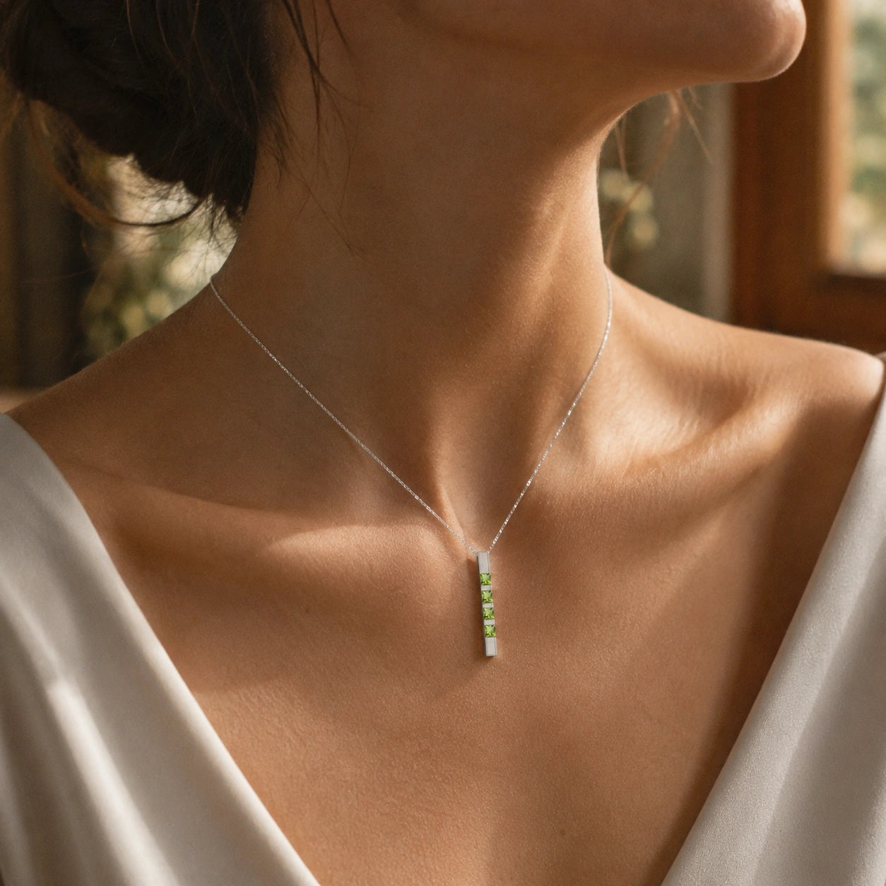White Gold Eternal Necklace Peridot 10K — Gioconda