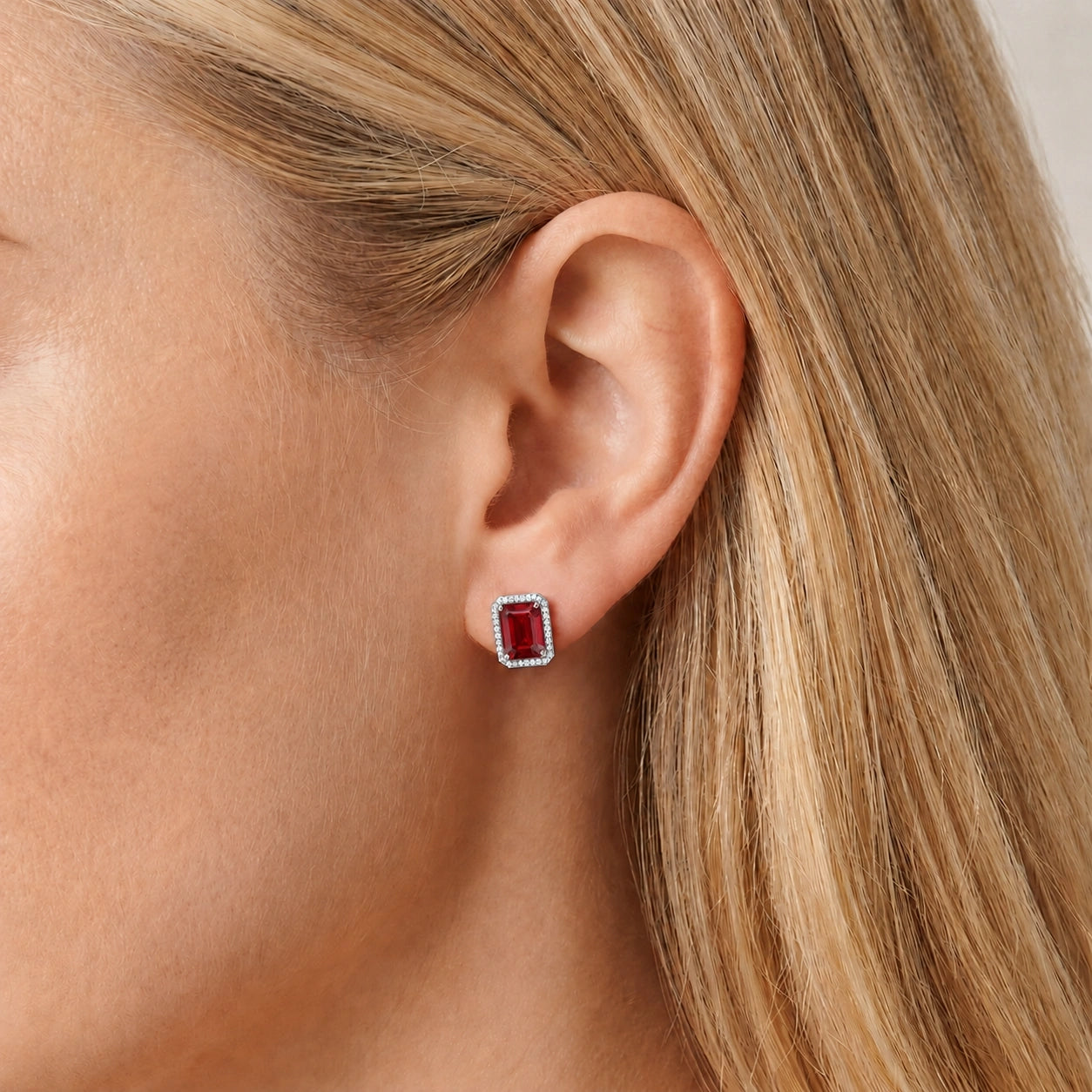 White Gold Earrings Garnet 10K — Melissa