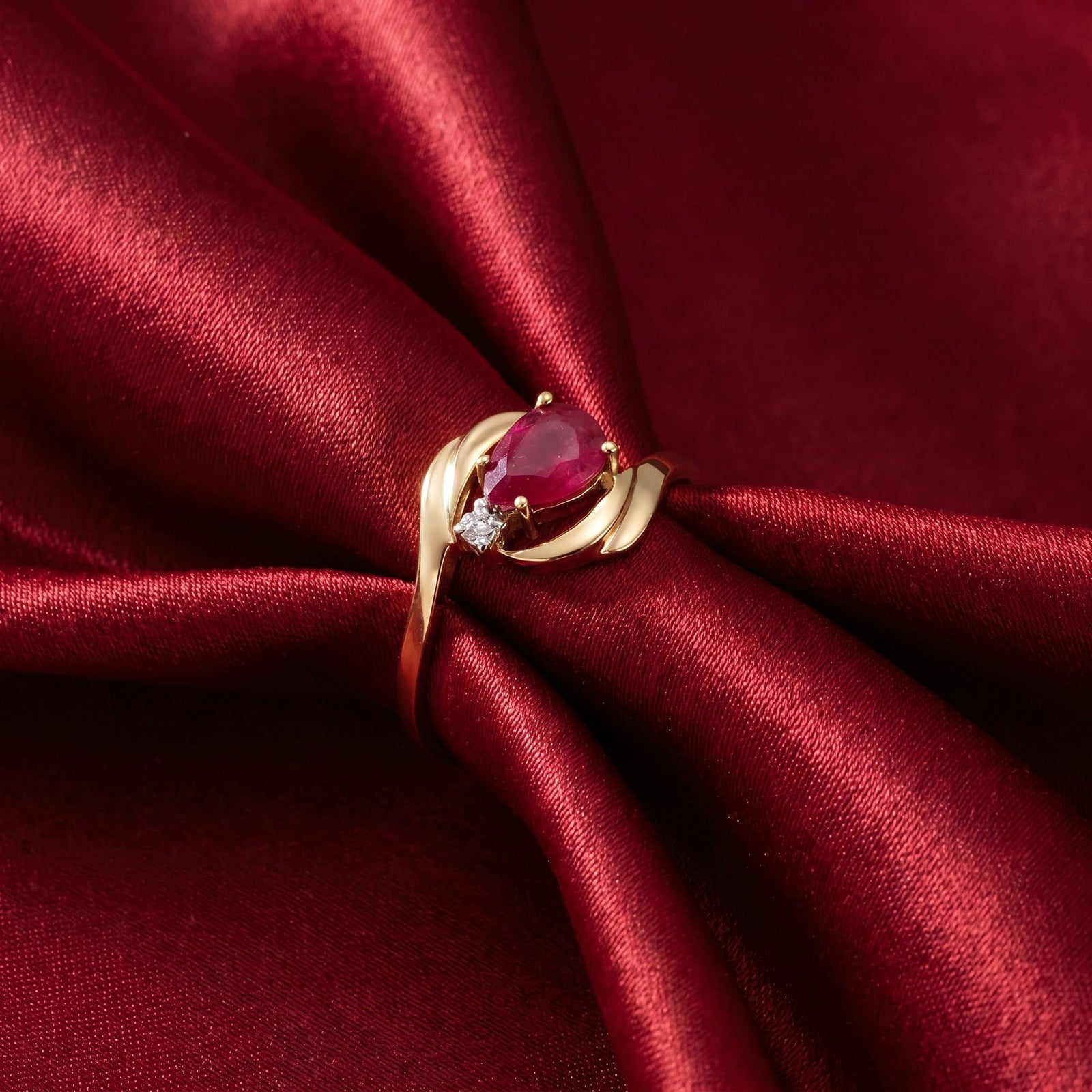 Yellow Gold Diamond & Ruby — Michela
