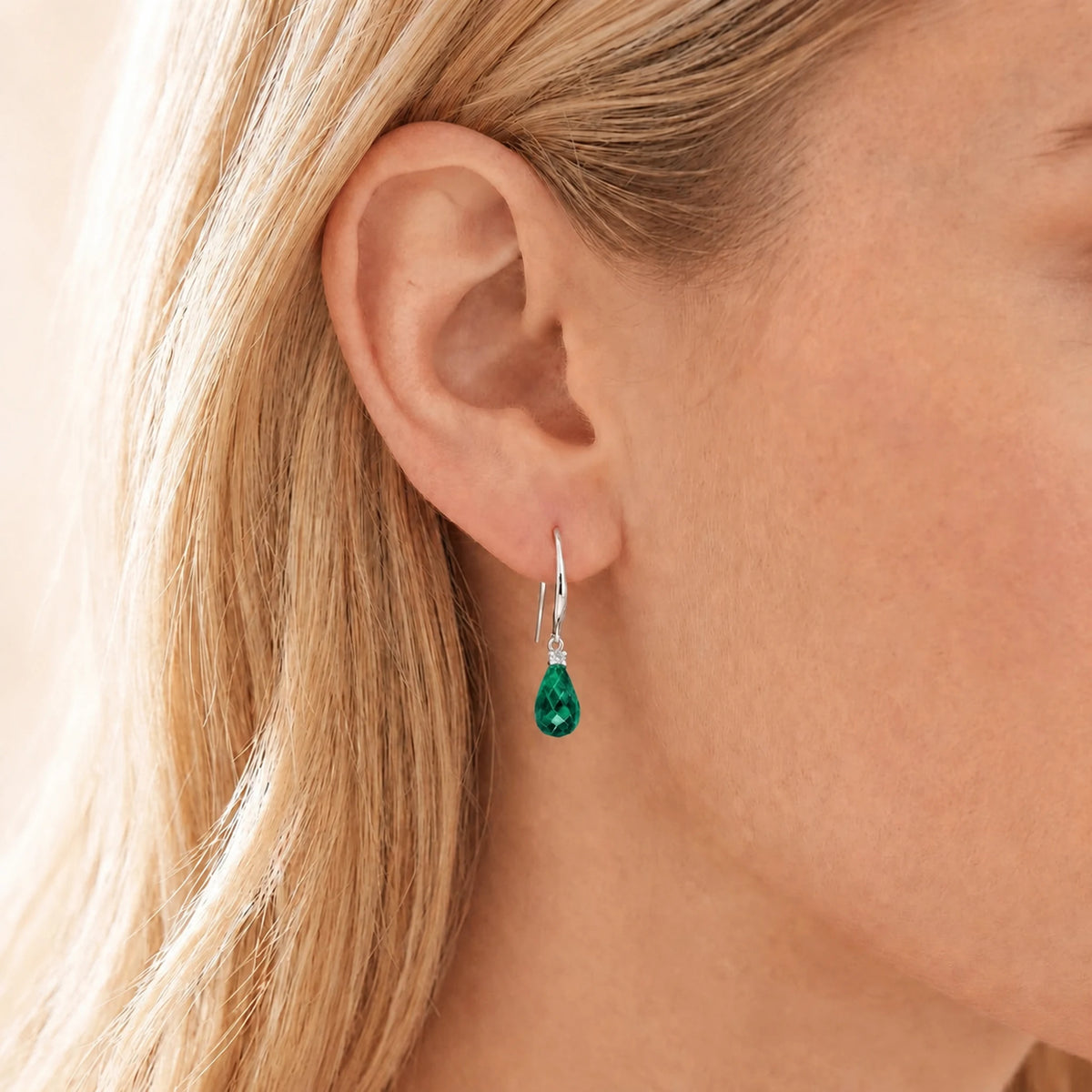 White Gold Joya Earrings Diamond & Emerald — Minerva