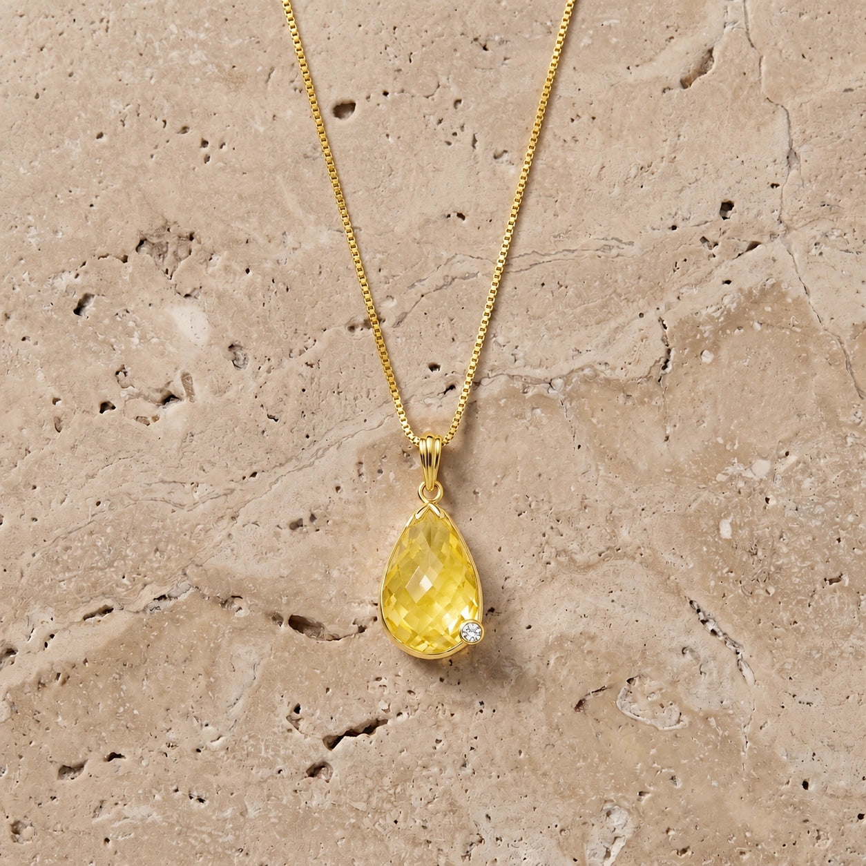 Yellow Gold Eternal Pendant Necklace Lemon Quartz 10K — Gaudenzia