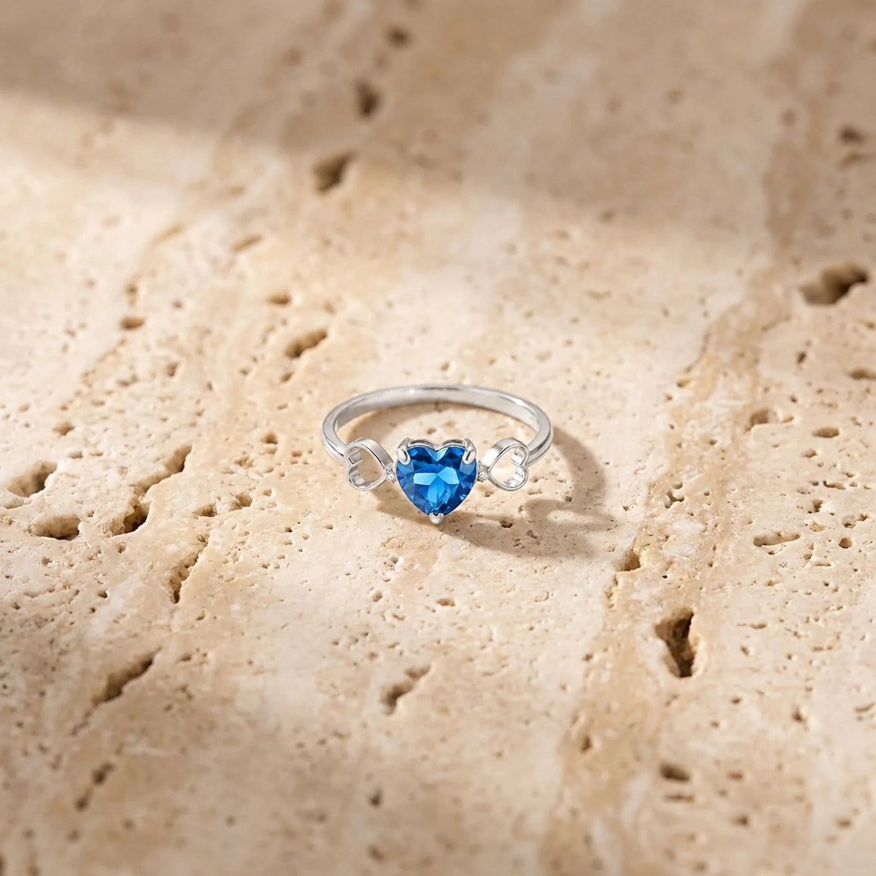 White Gold Diamond & Blue Topaz — Ebe