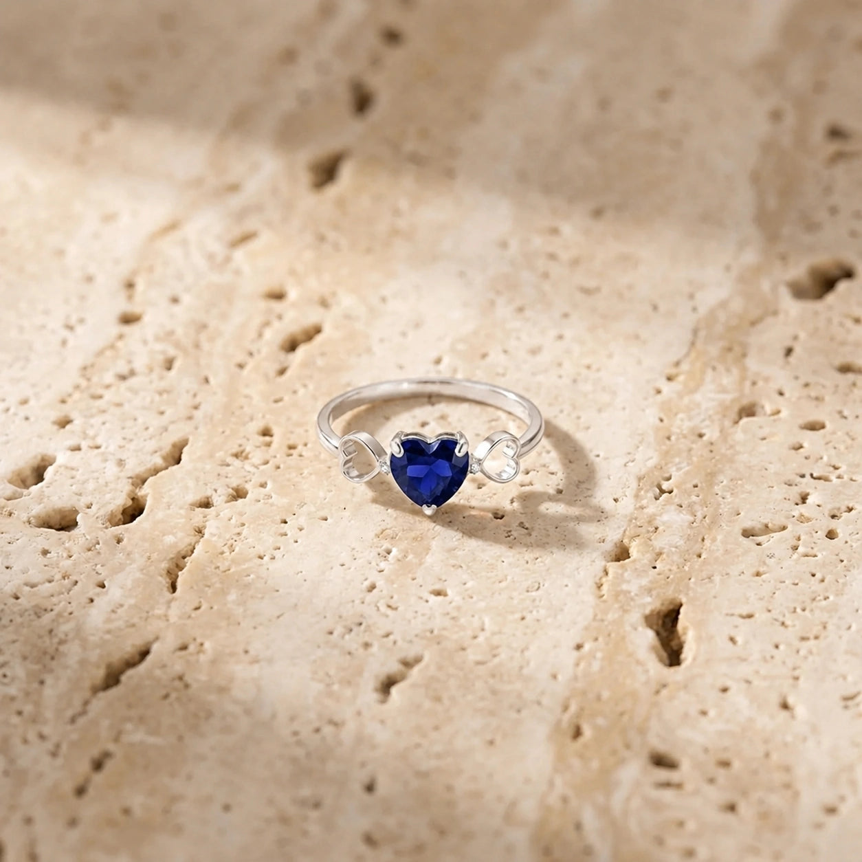 White Gold Diamond & Sapphire — Ebe