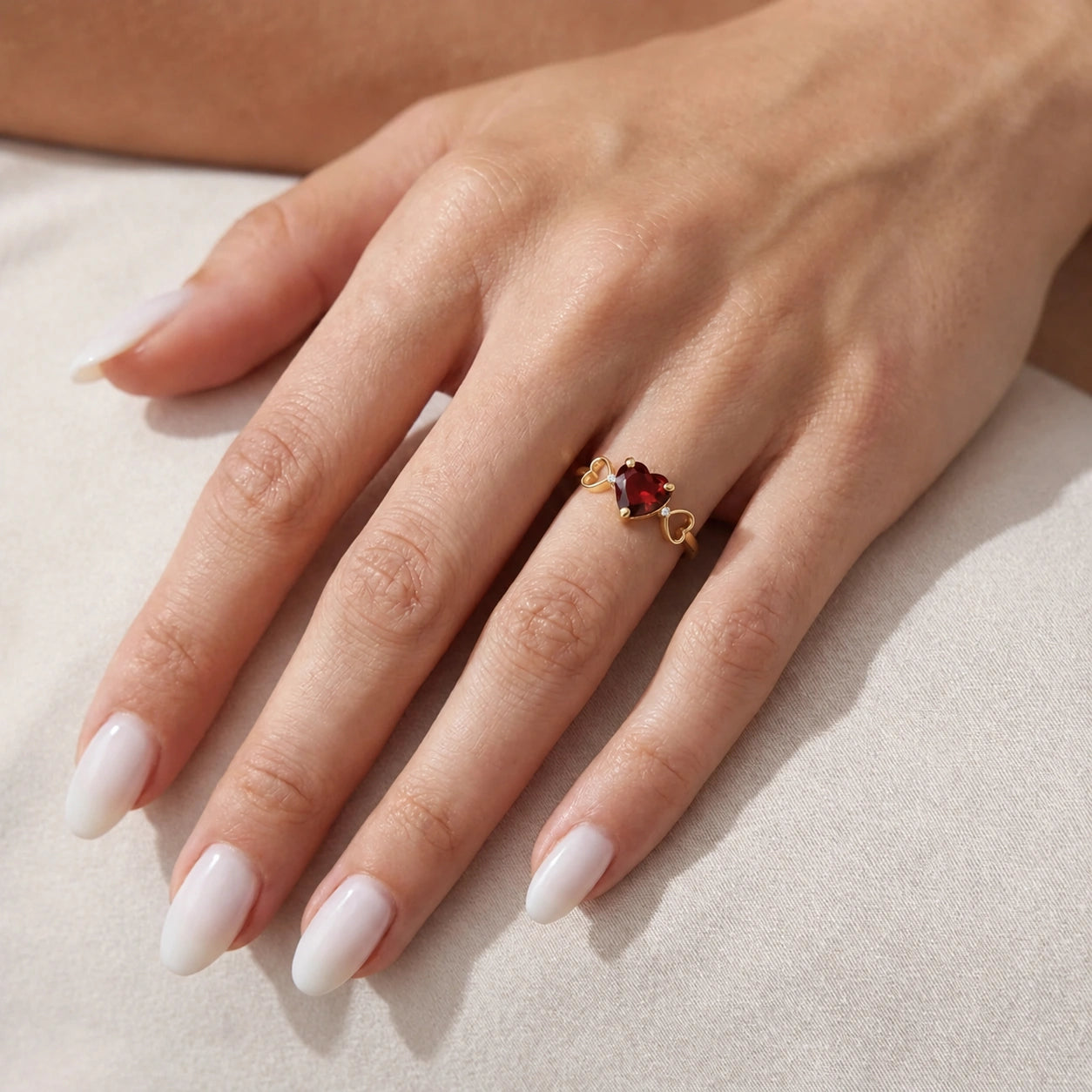 Yellow Gold Rose Ring Garnet 10K — Mirella