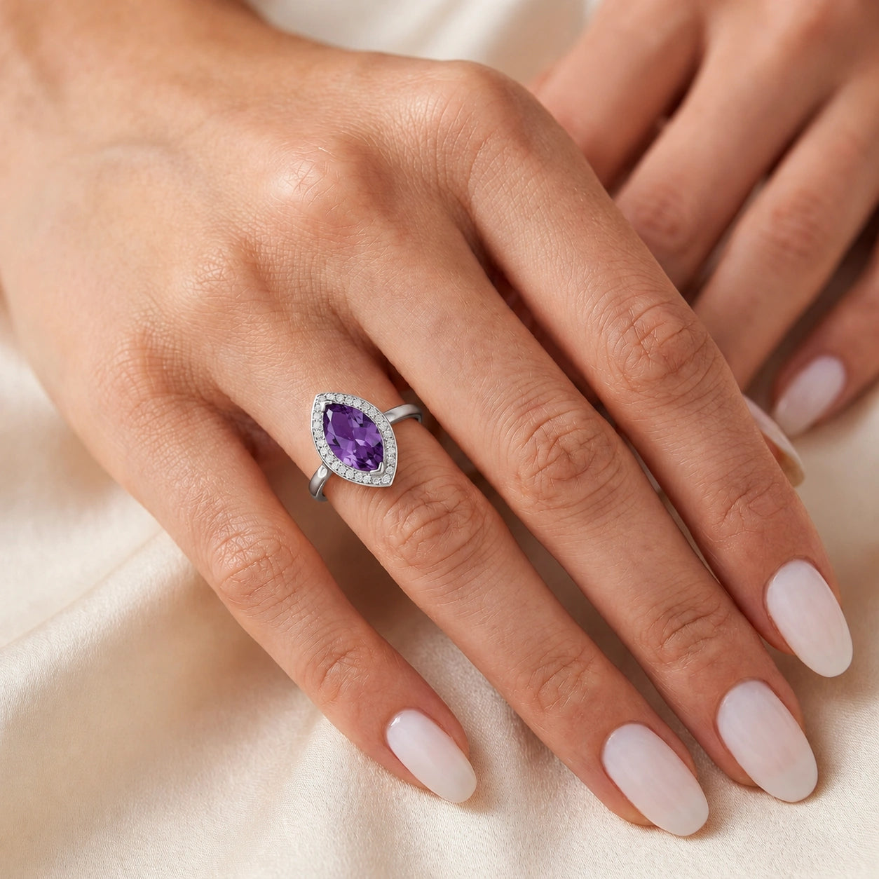 White Gold Ring Amethyst 10K — Eliana