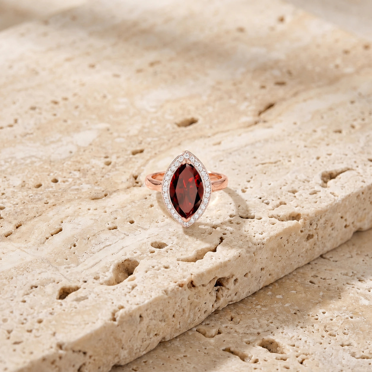 Rose Gold Ring Garnet 10K — Eliana