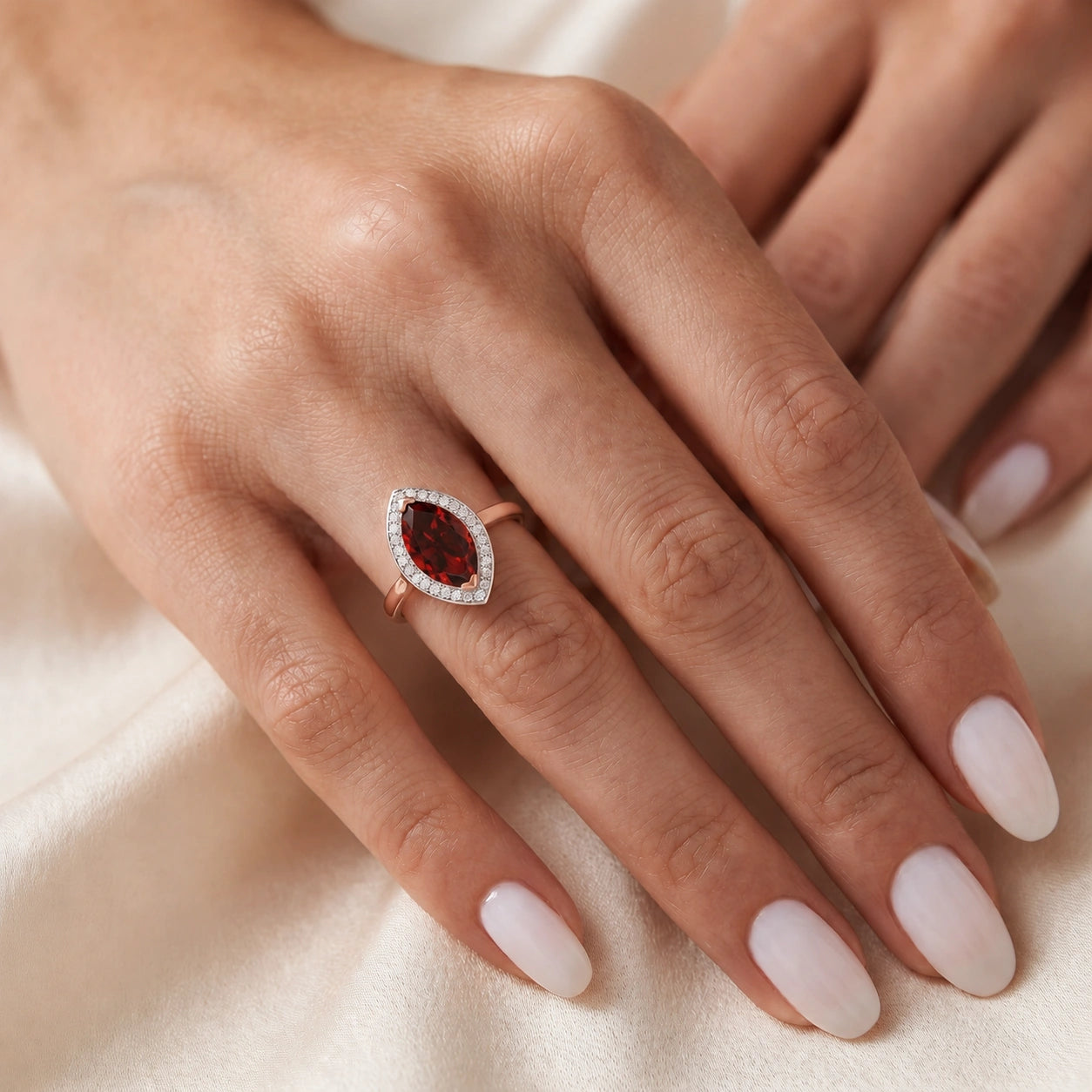 Rose Gold Ring Garnet 10K — Eliana