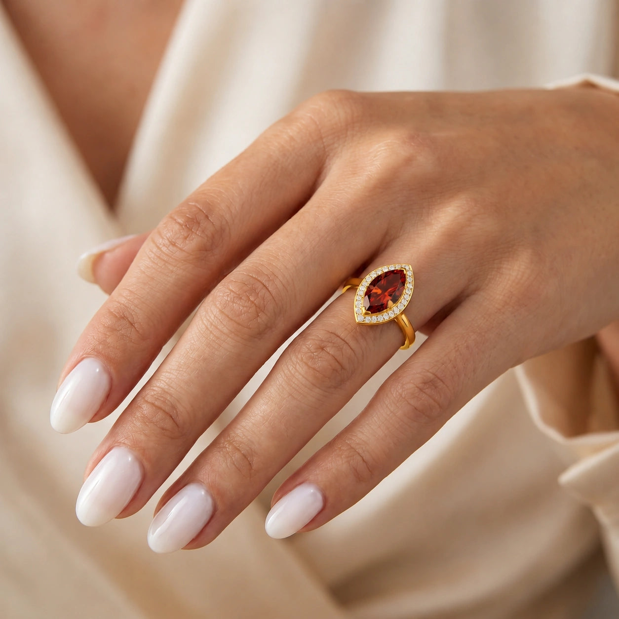 Yellow Gold Ring Garnet 10K — Eliana
