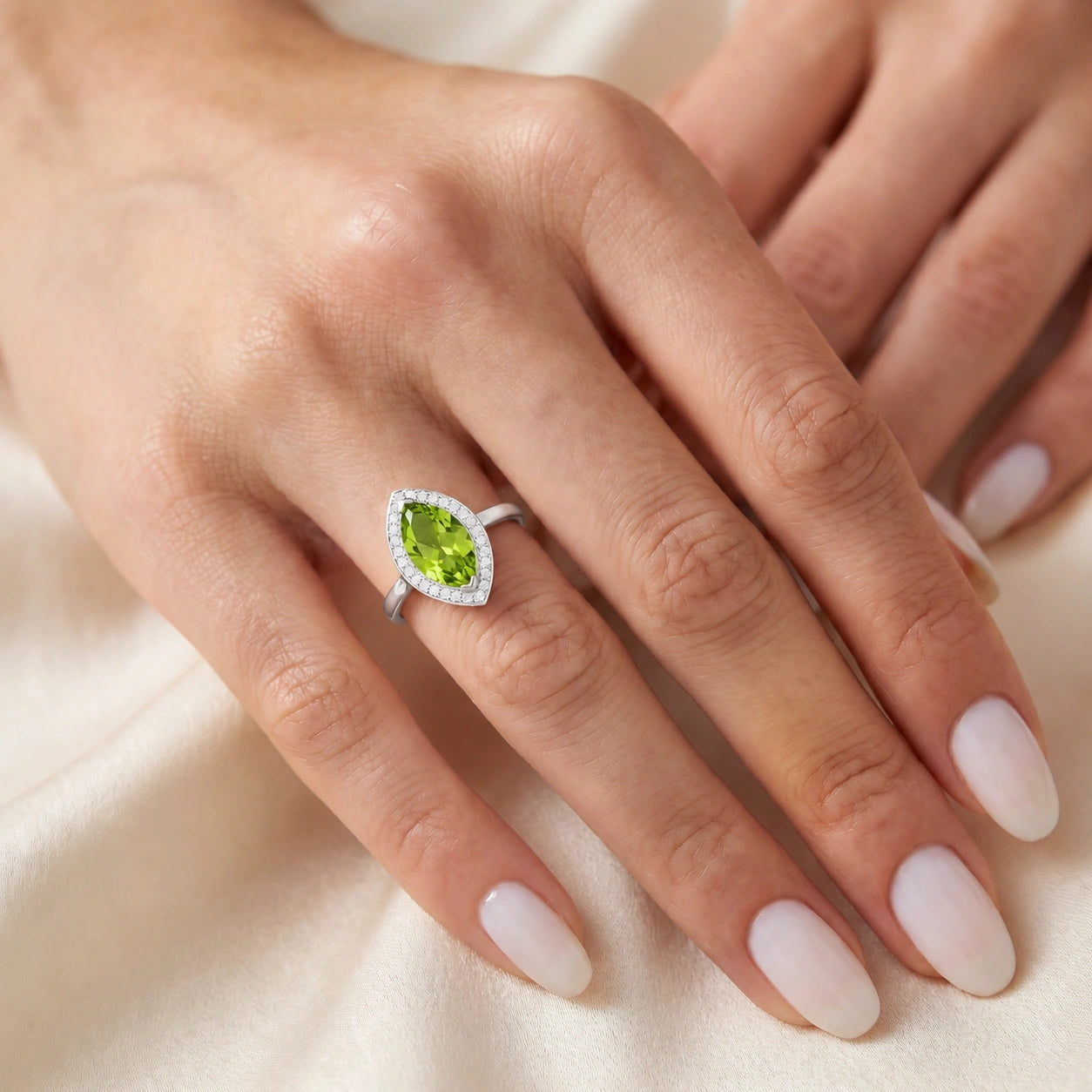 White Gold Ring Peridot 10K — Eliana