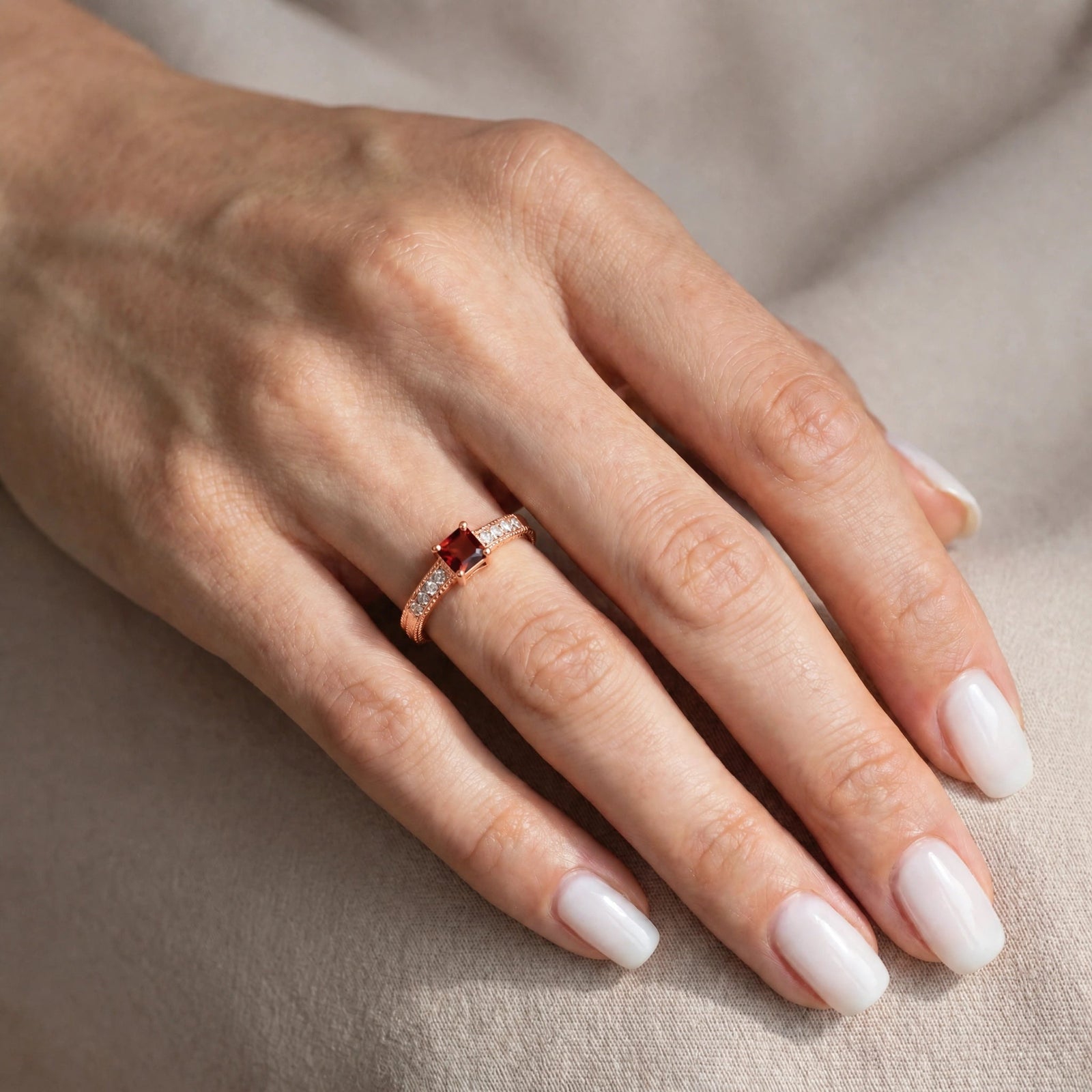 Rose Gold Ring Garnet 10K — Ginevra