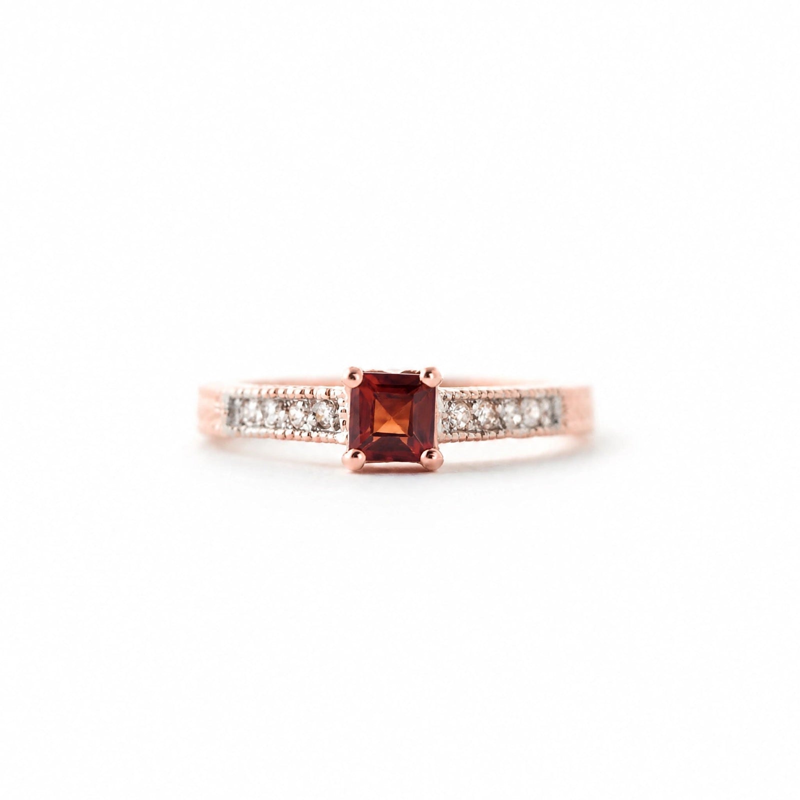 Rose Gold Ring Garnet 10K — Ginevra
