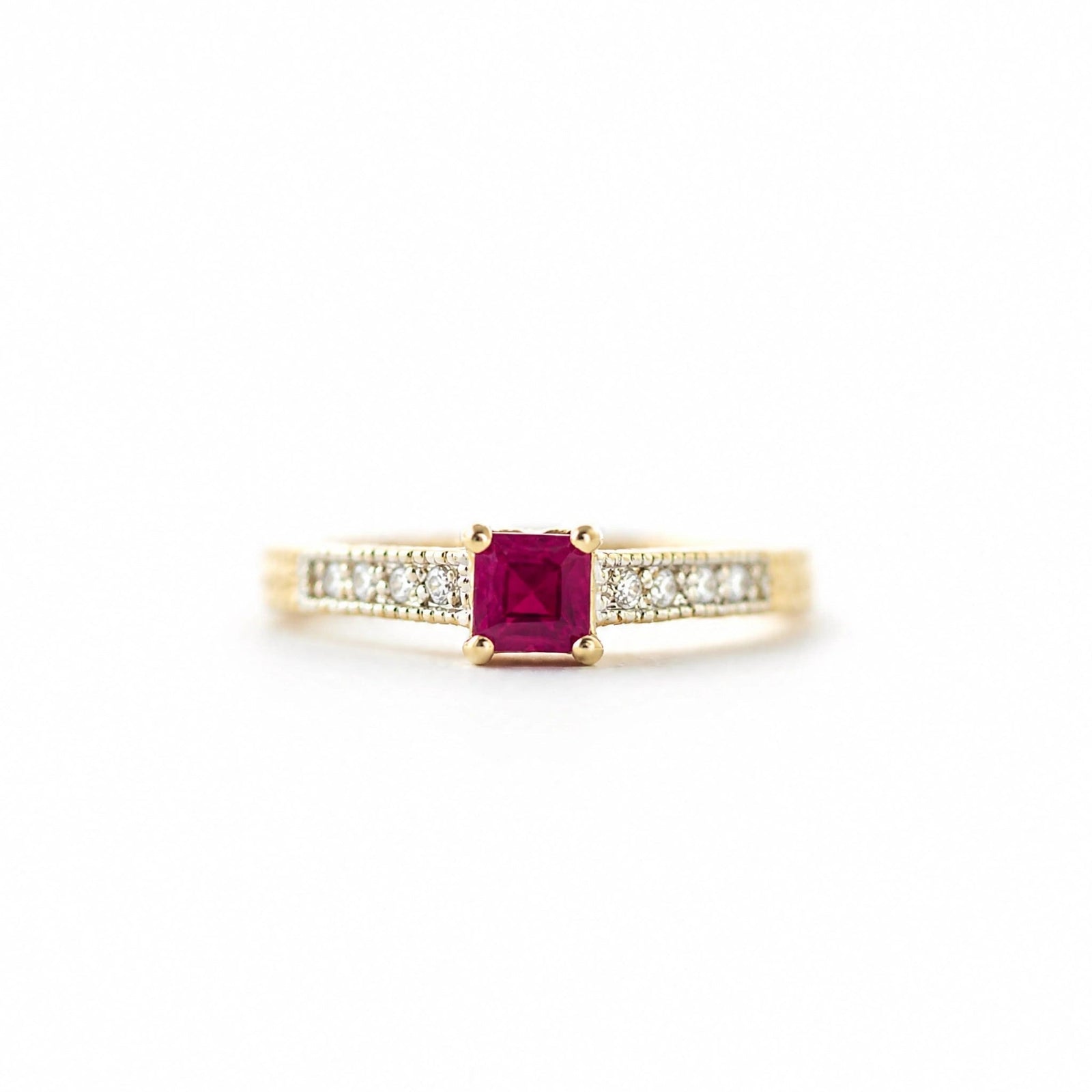 Yellow Gold Ring Ruby 10K — Ginevra