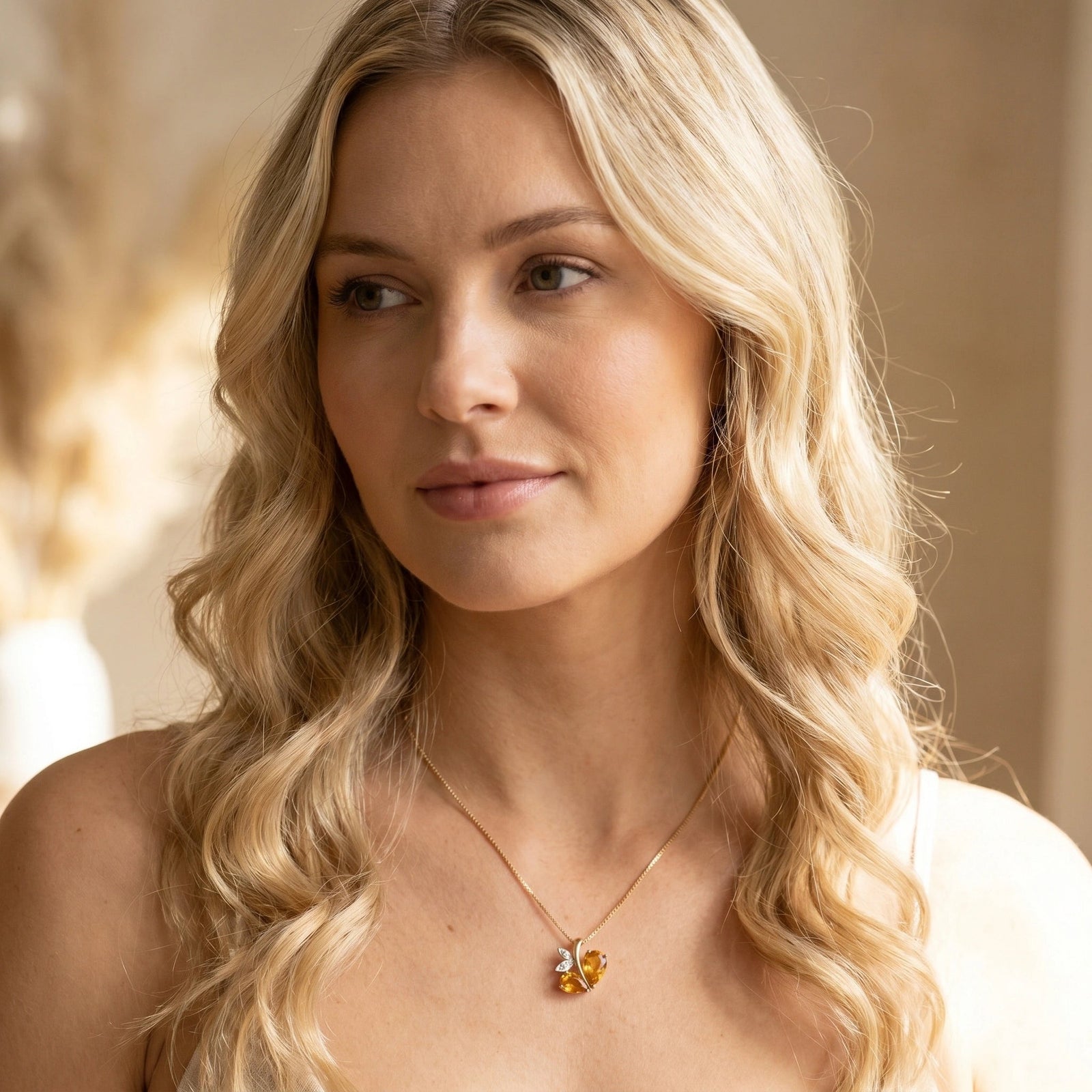 Yellow Gold Pendant Necklace Citrine 10K — Adelaide