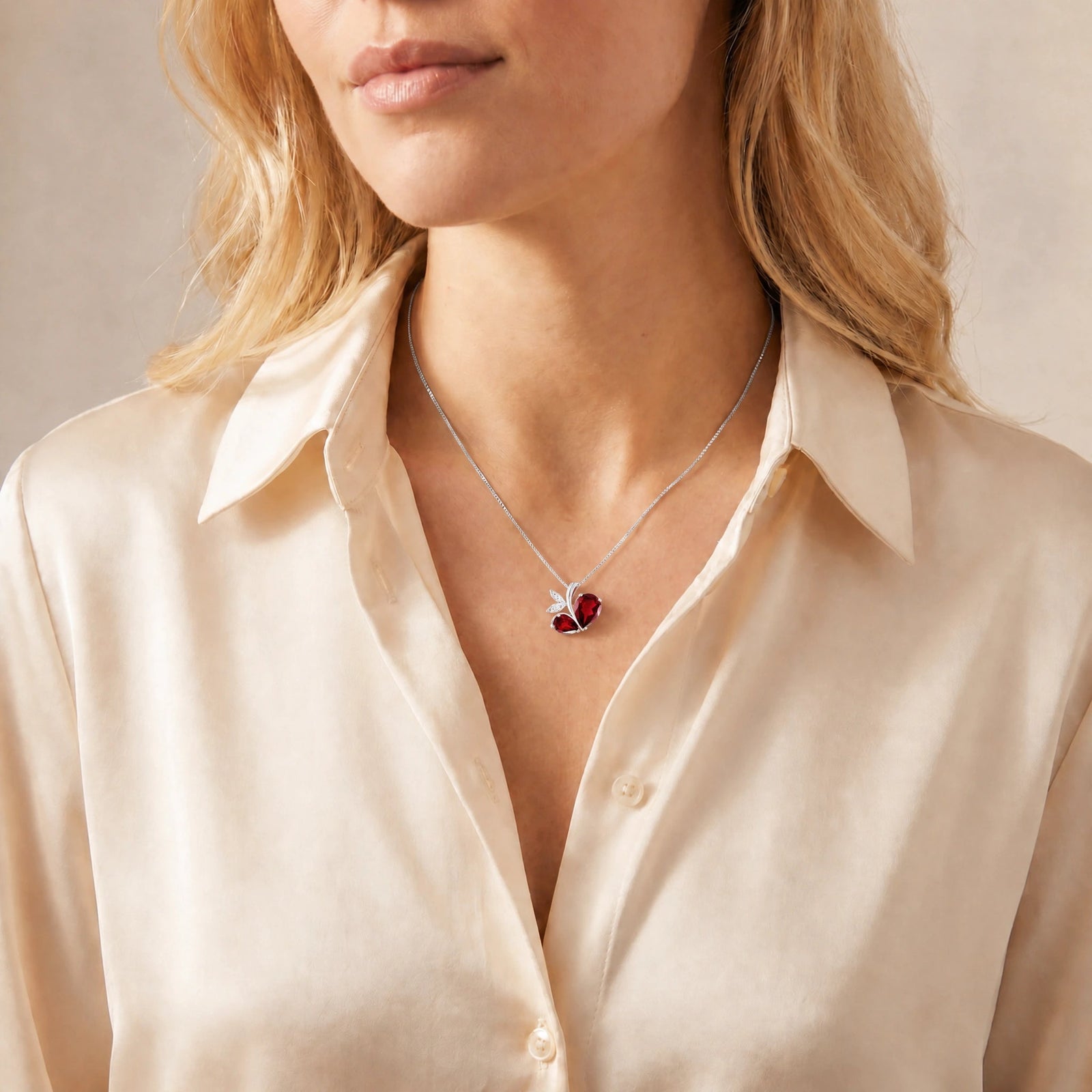 White Gold Pendant Necklace Diamond 10K — Adelaide