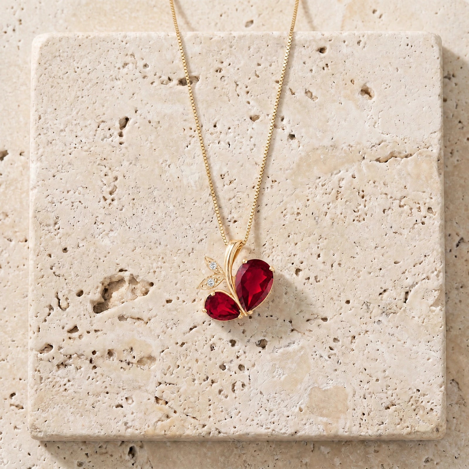 Yellow Gold Pendant Necklace Diamond 10K — Adelaide
