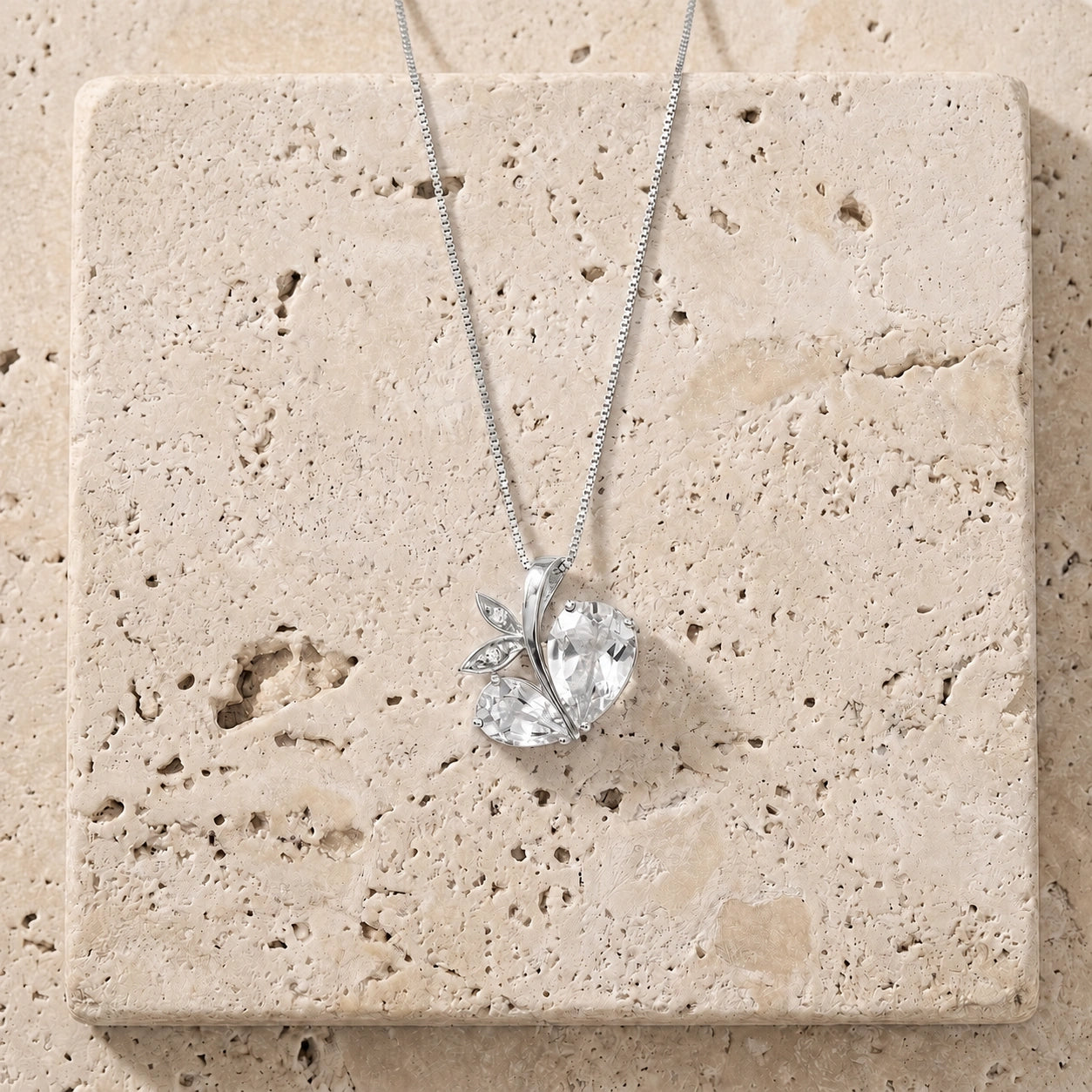 White Gold Pendant Necklace Garnet 10K — Adelaide