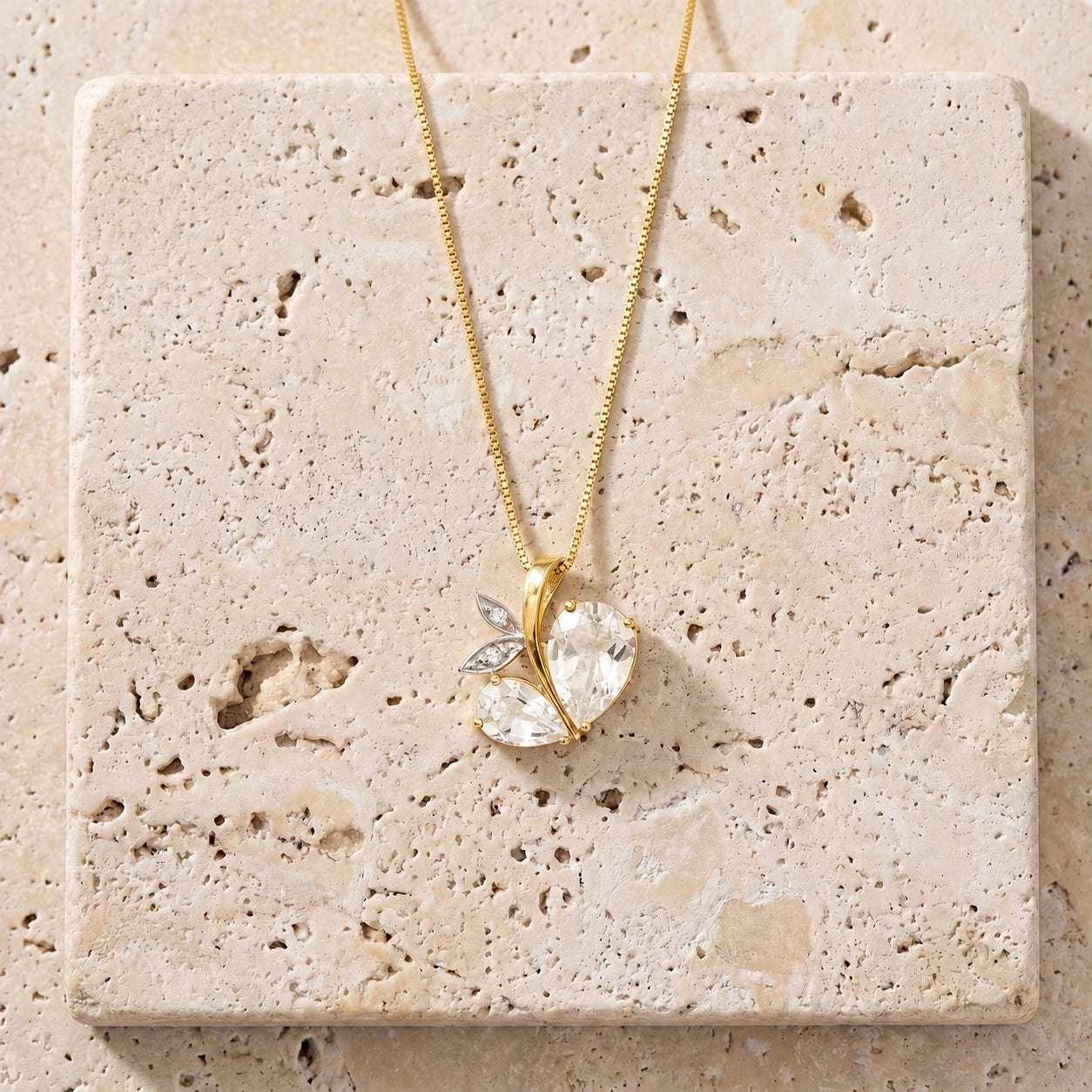 Yellow Gold Pendant Necklace Garnet 10K — Adelaide