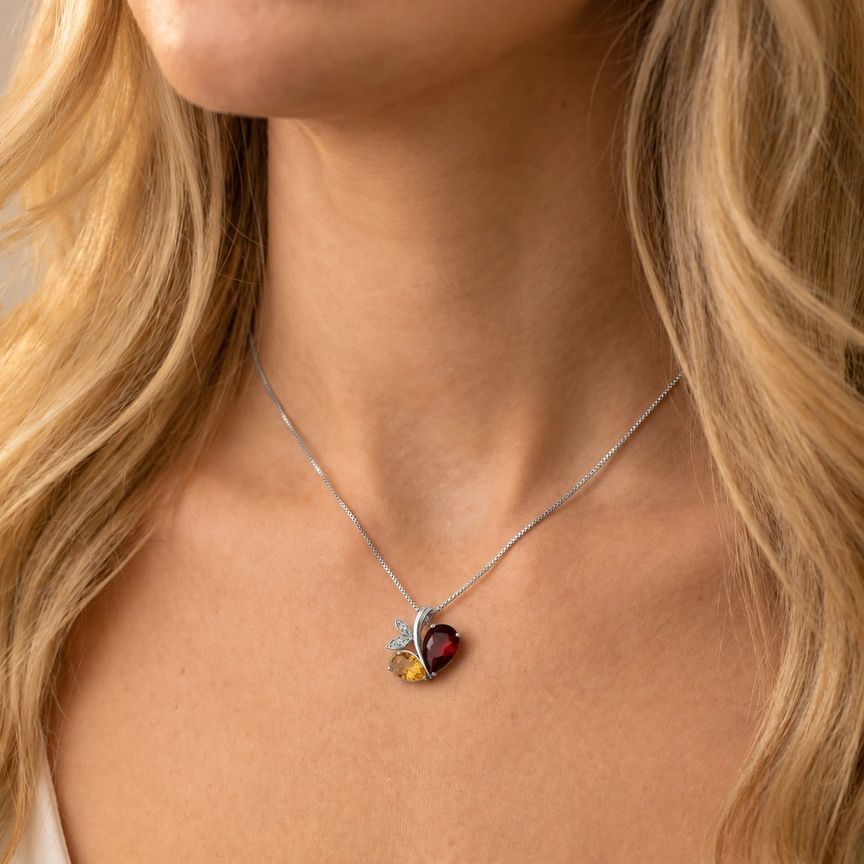 White Gold Pendant Necklace Sapphire 10K — Adelaide
