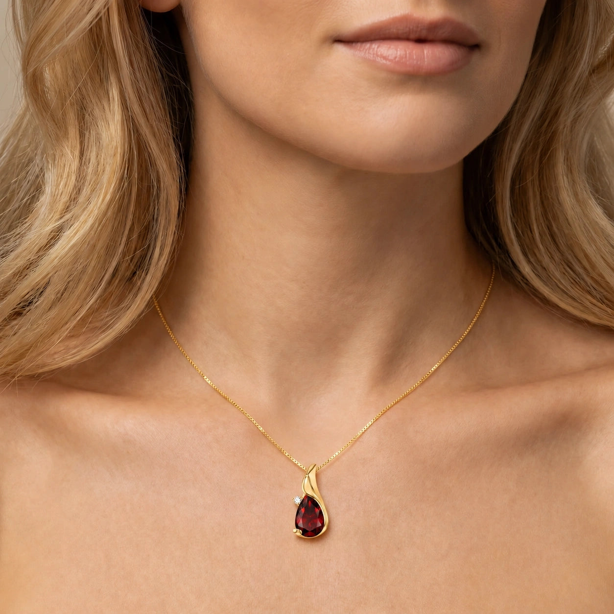 Yellow Gold Garnet & Diamond — Narcisa