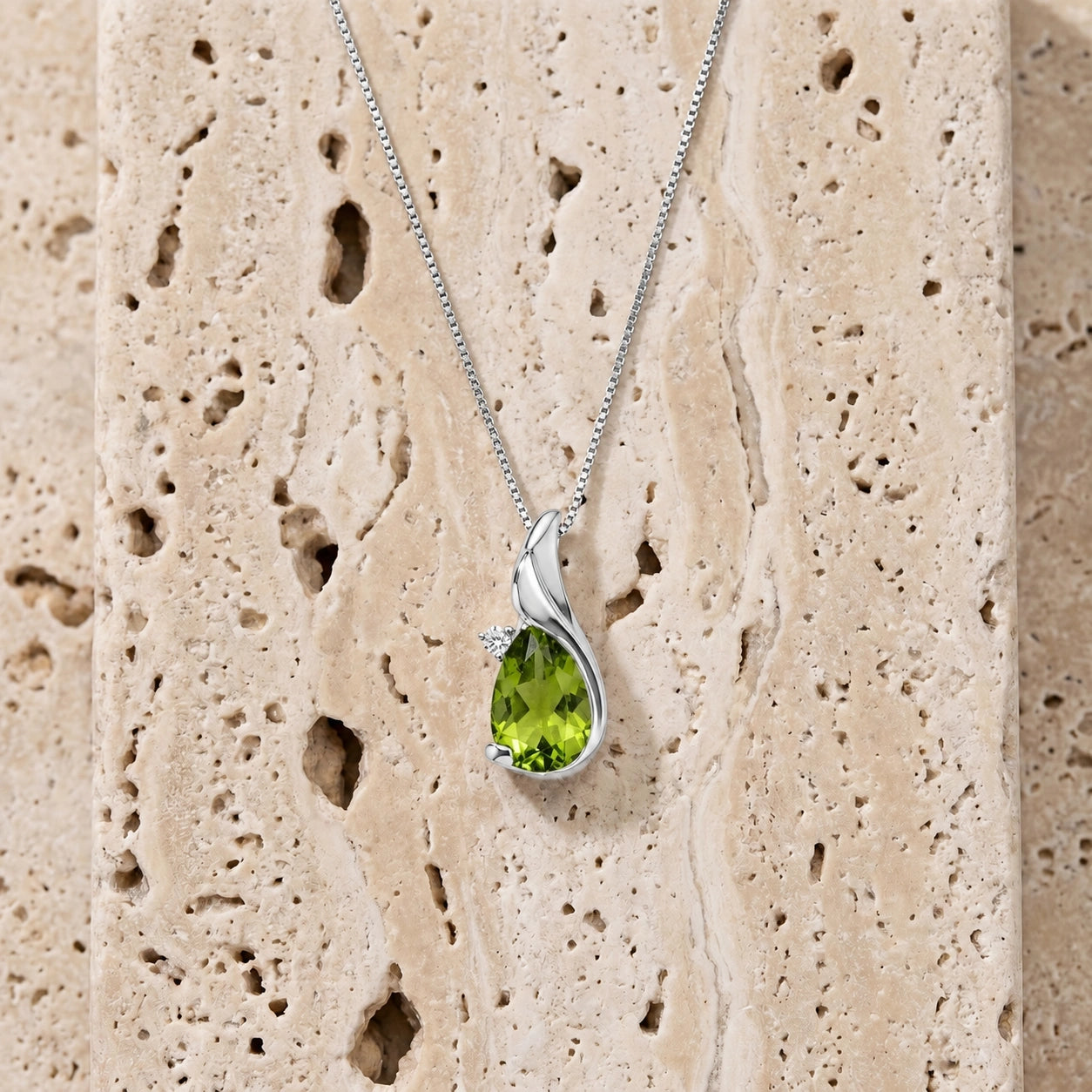 White Gold Peridot & Diamond — Narcisa