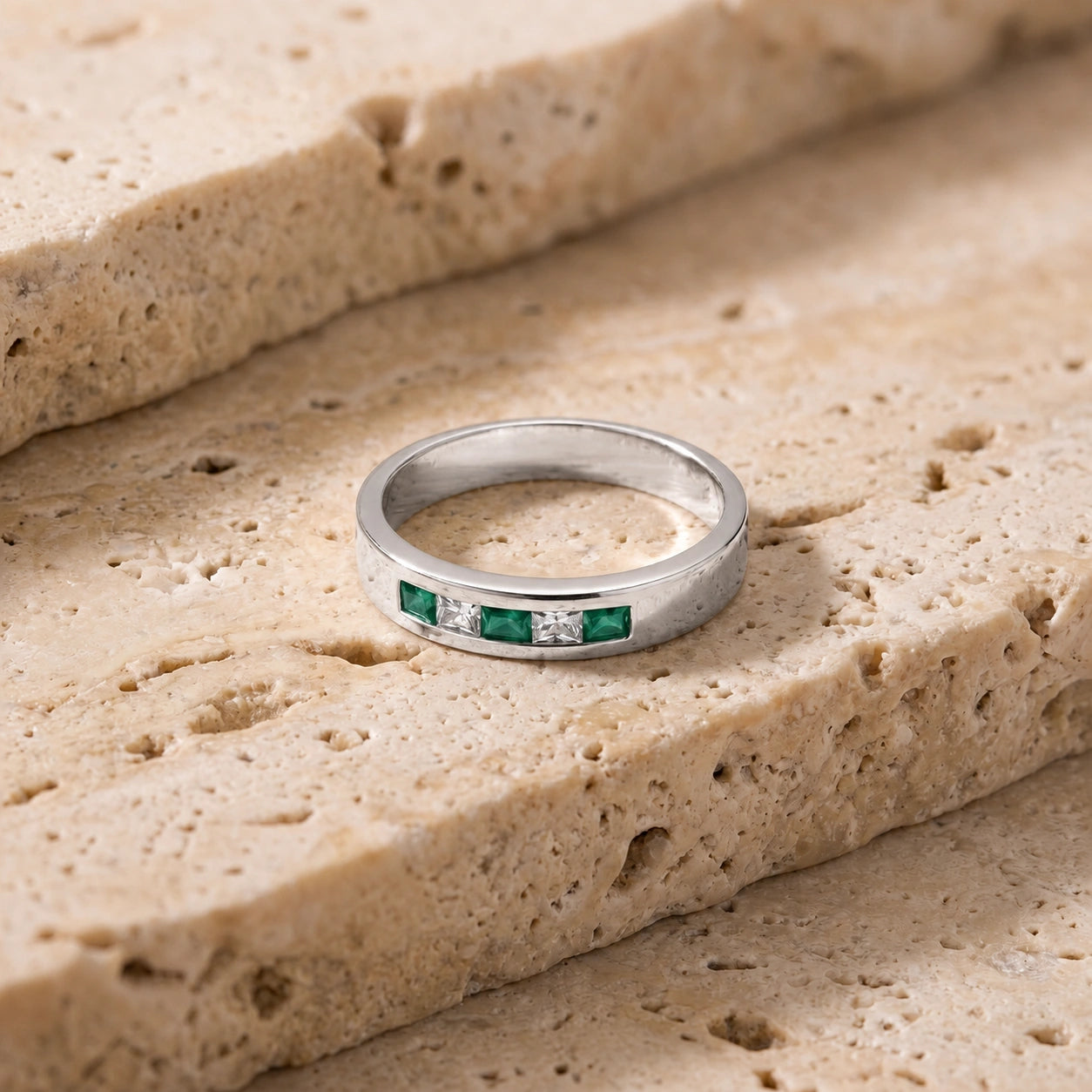 White Gold White Topaz & Emerald — Nazzarena