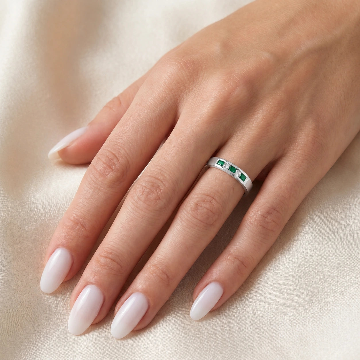 White Gold White Topaz & Emerald — Nazzarena
