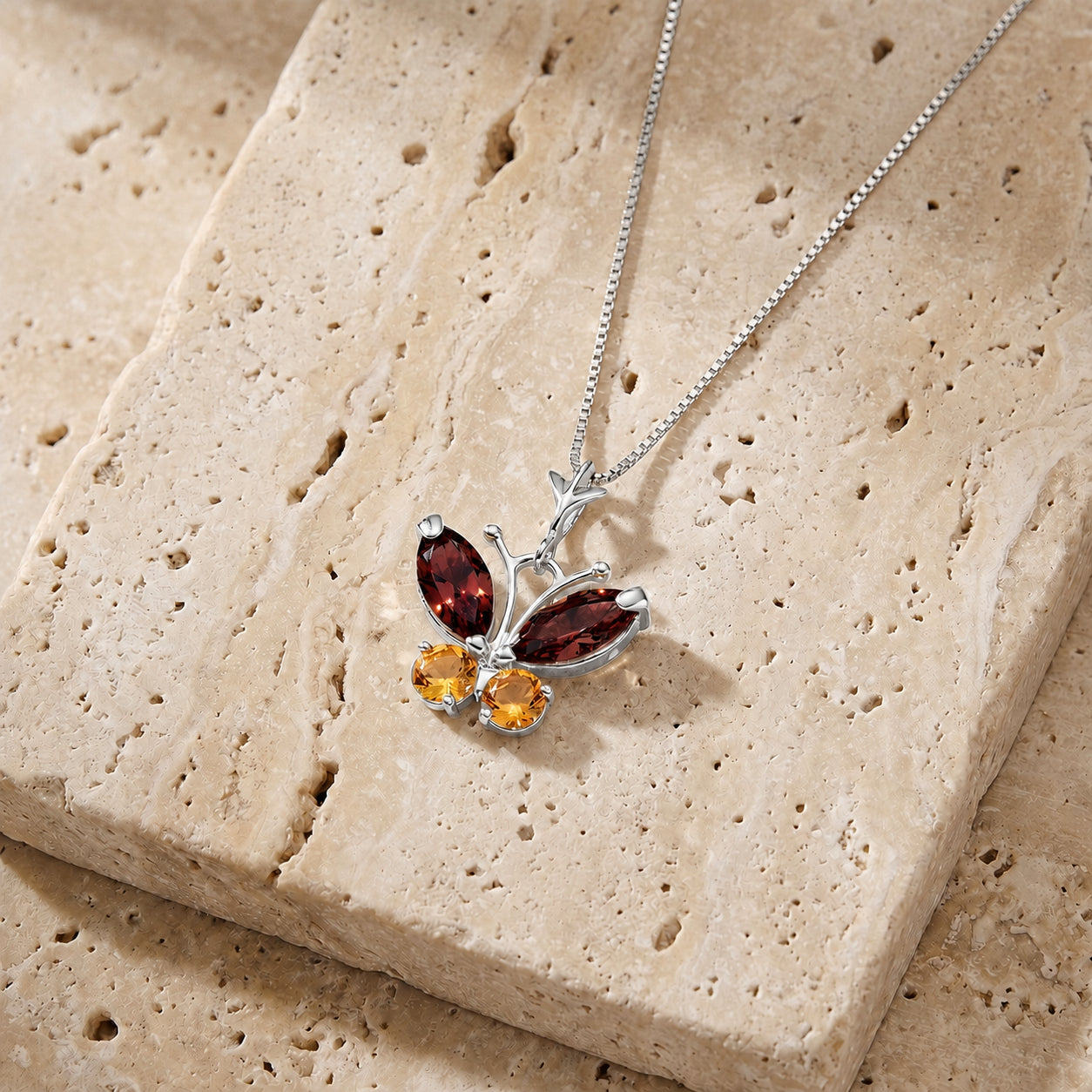 White Gold Eternal Necklace Garnet 10K — Miranda