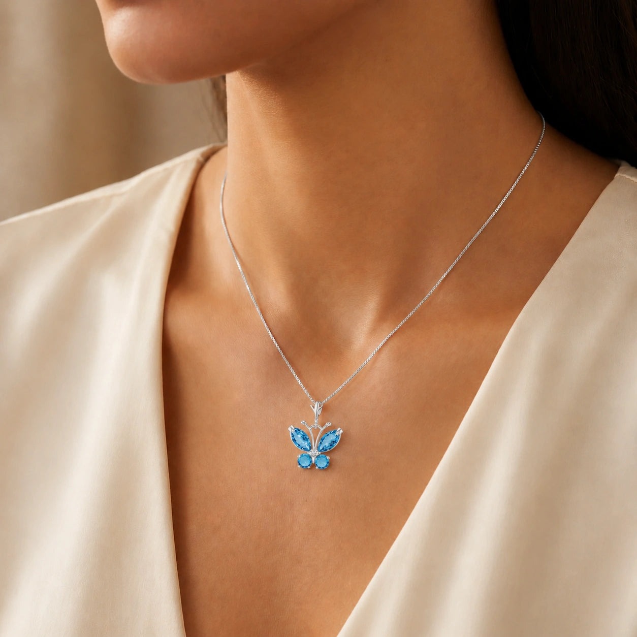 White Gold Eternal Necklace Garnet 10K — Miranda