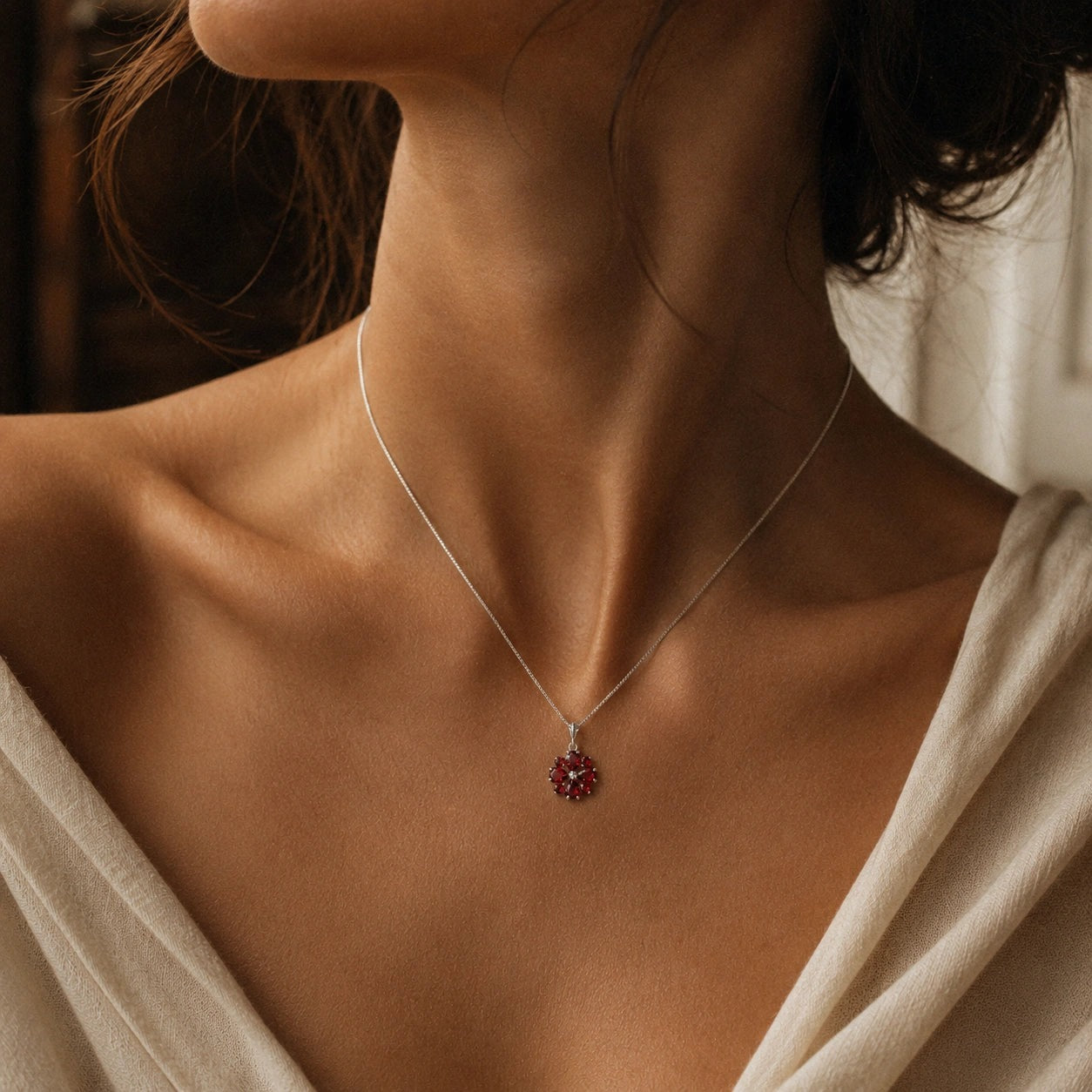White Gold Petal Necklace Peridot 10K — Bibiana