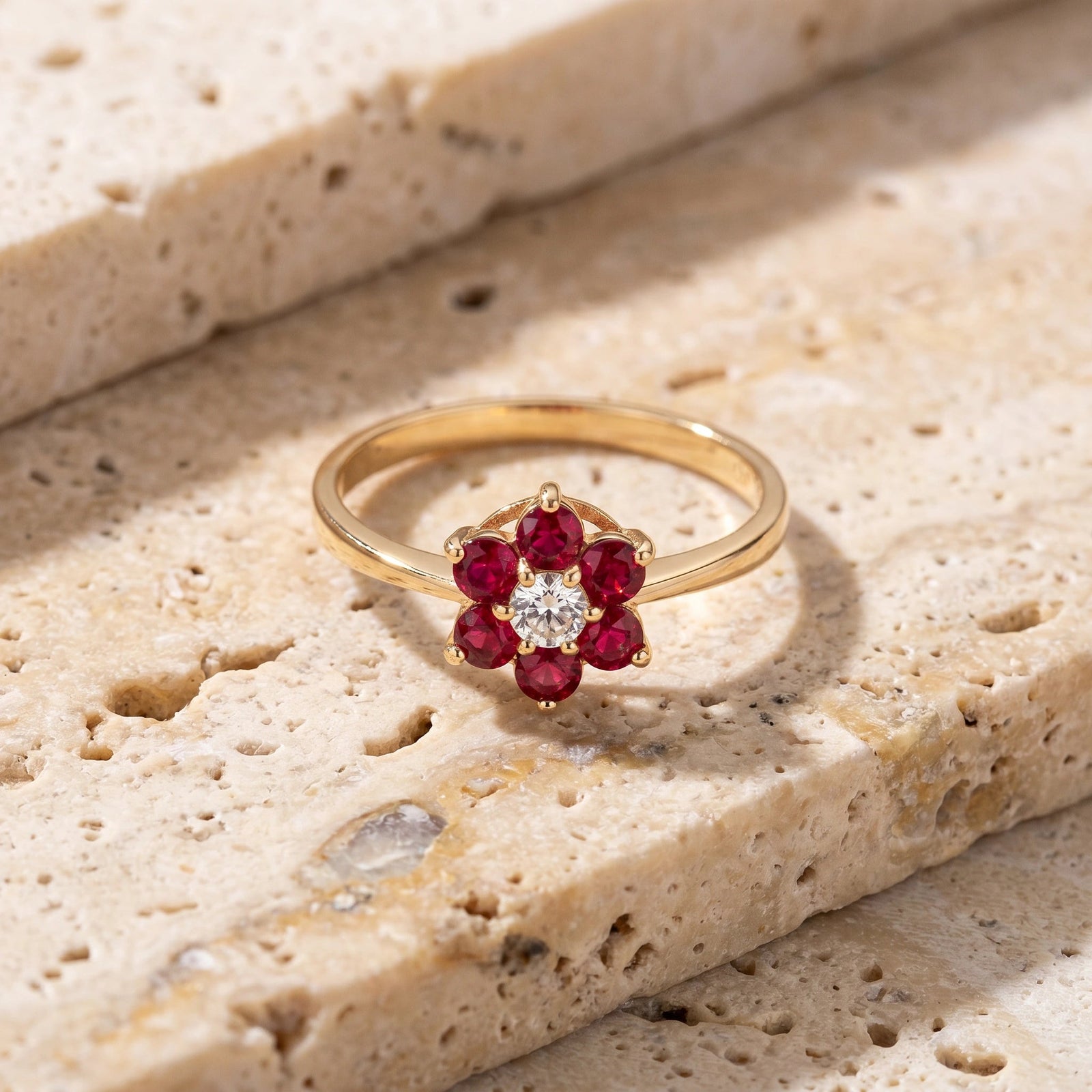 Yellow Gold Ring Ruby 10K — Novella