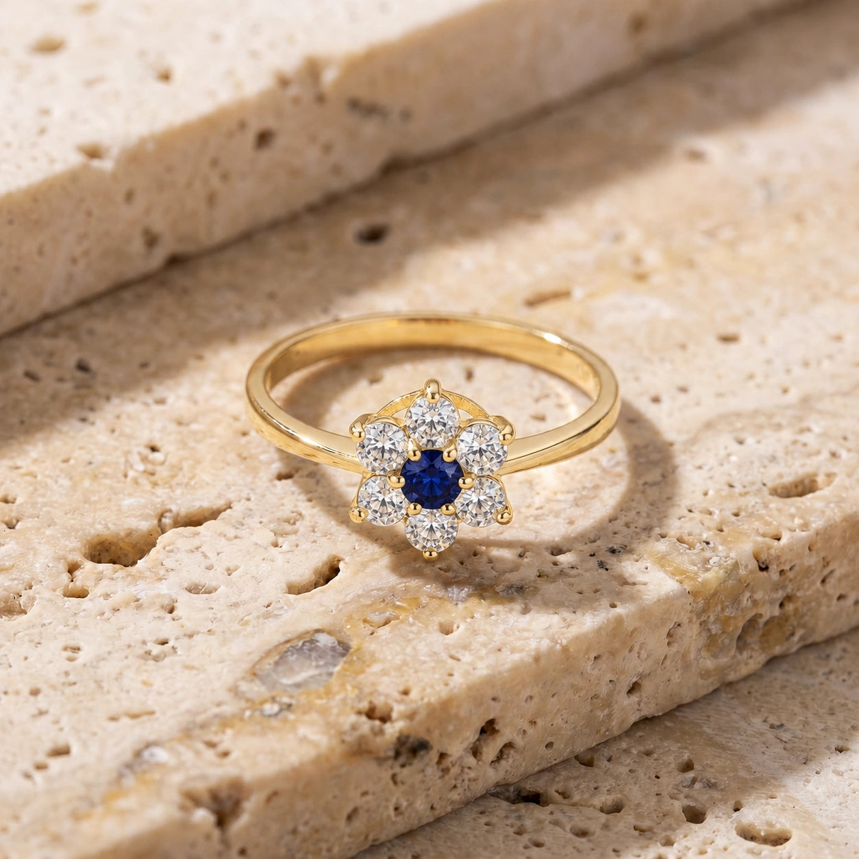 Yellow Gold Ring Sapphire 10K — Novella