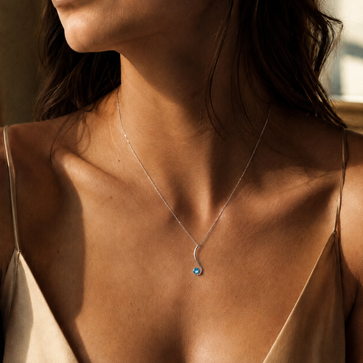 White Gold Aura Necklace Pink Topaz 10K — Clementina