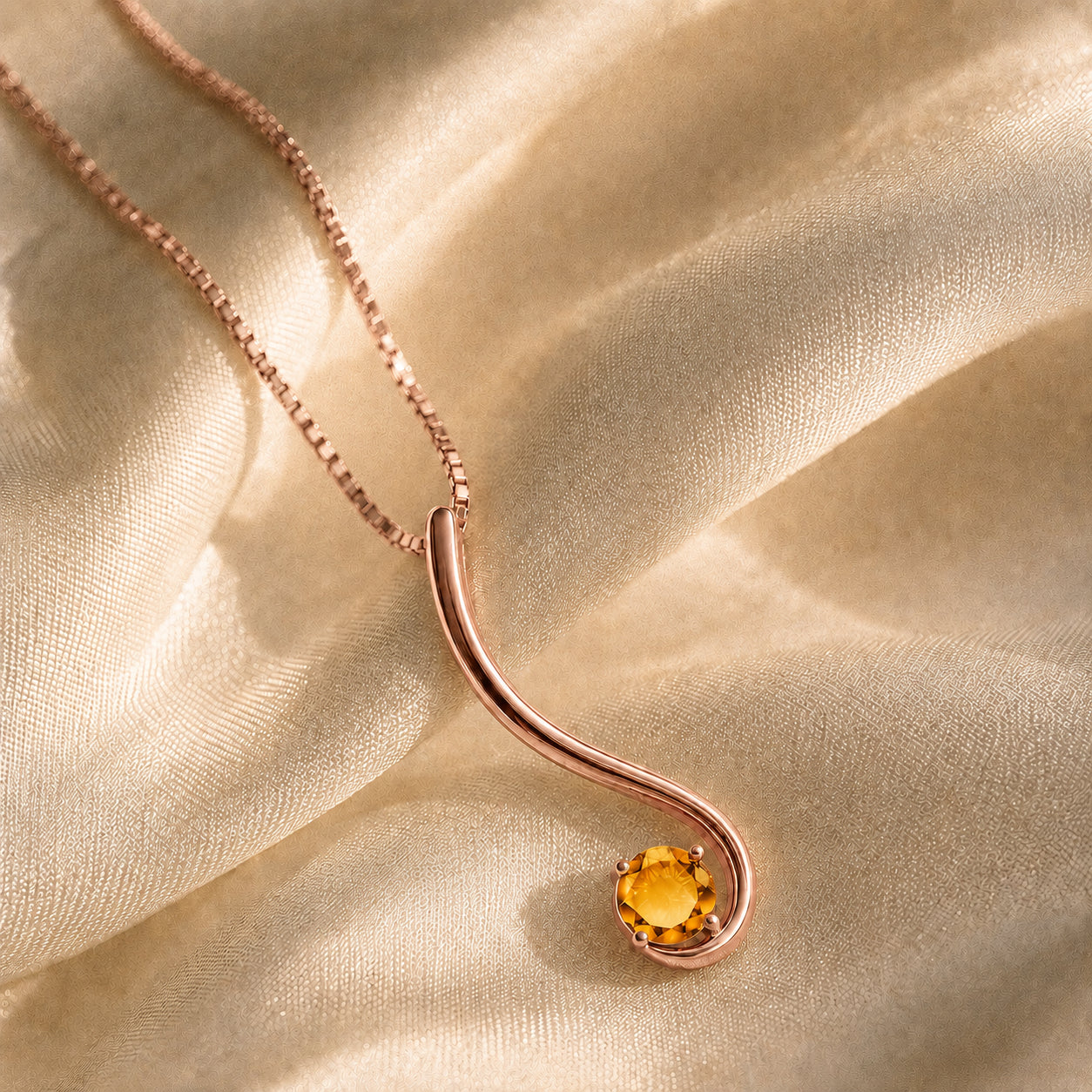 Rose Gold Aura Necklace Emerald 10K — Clementina