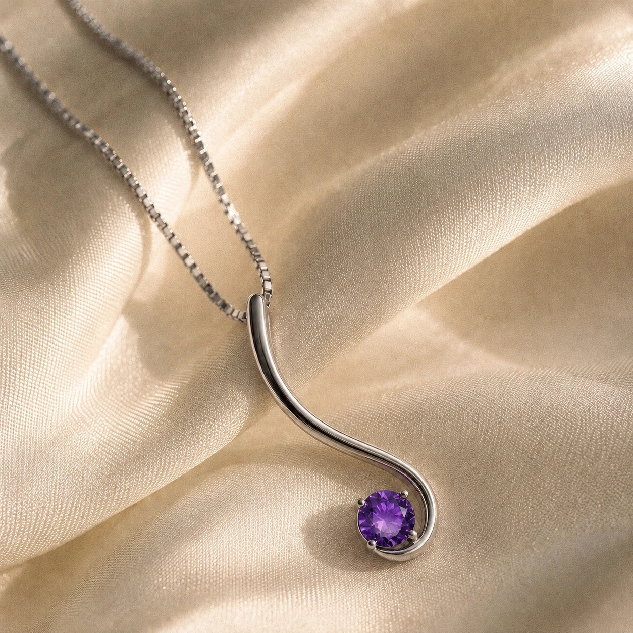 White Gold Aura Necklace Amethyst 10K — Clementina