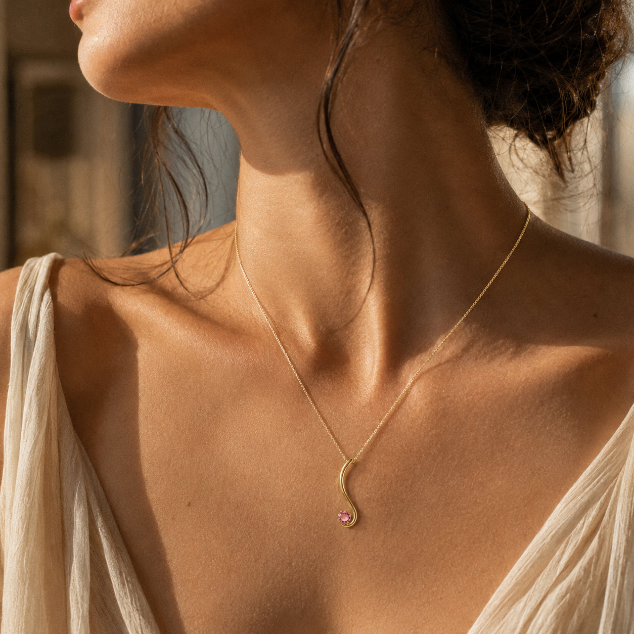 Yellow Gold Aura Necklace Aquamarine 10K — Clementina