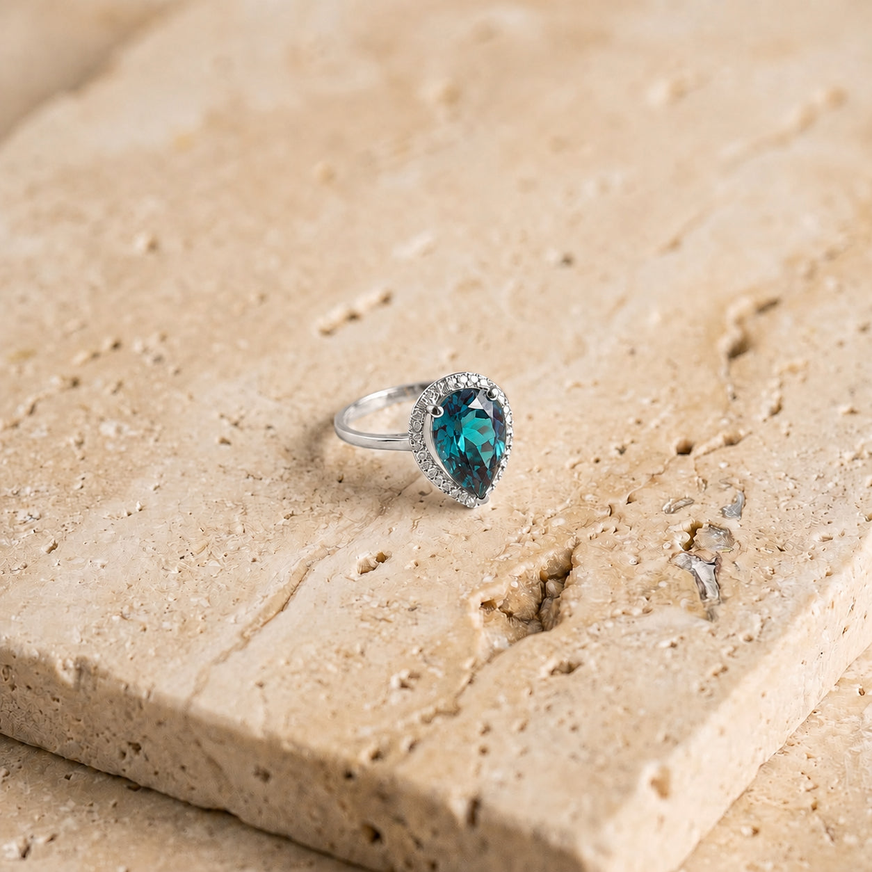 White Gold Celeste Ring Amethyst 10K — Cosima